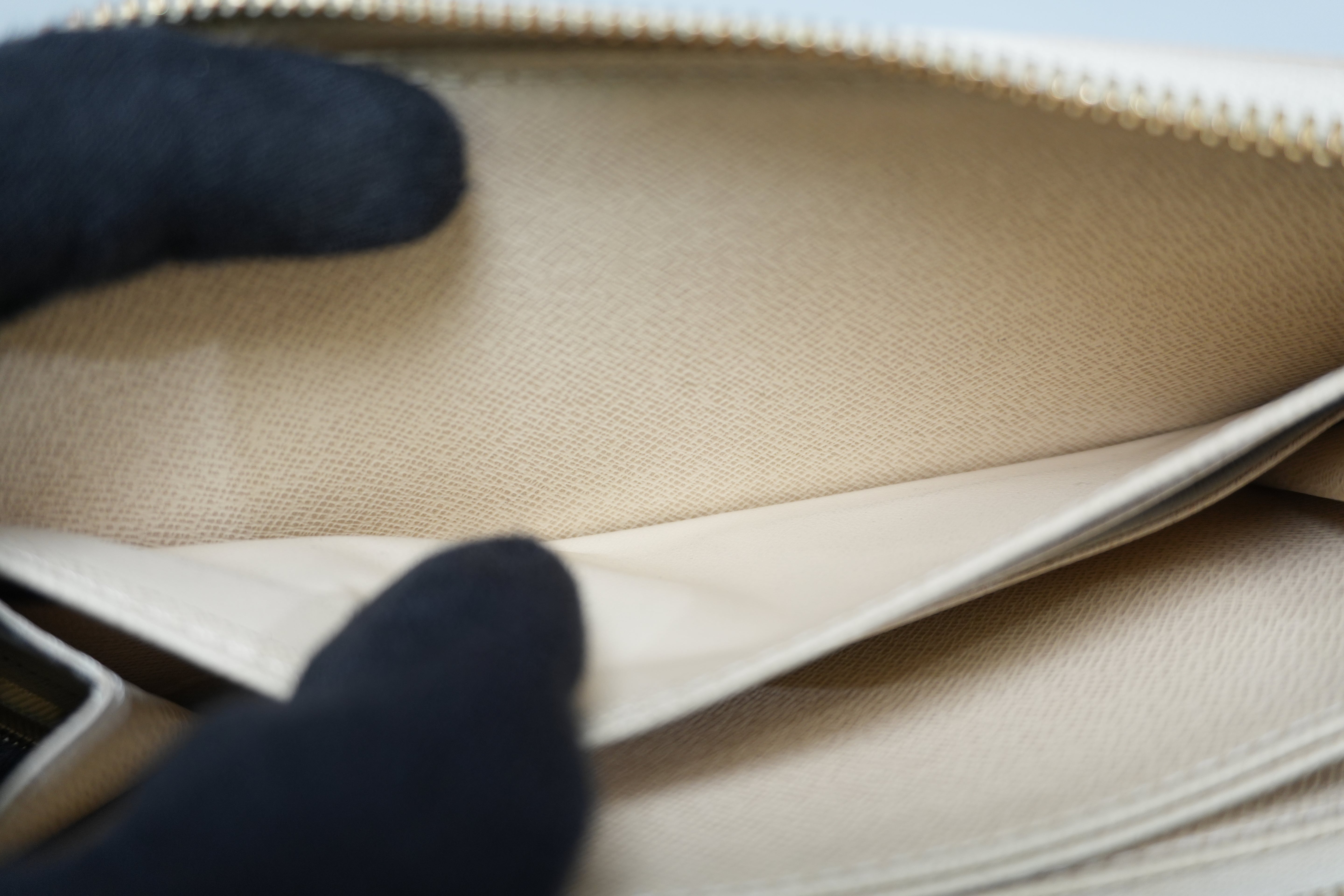 Pre-owned Louis Vuitton Damier Azur Zippy Wallet