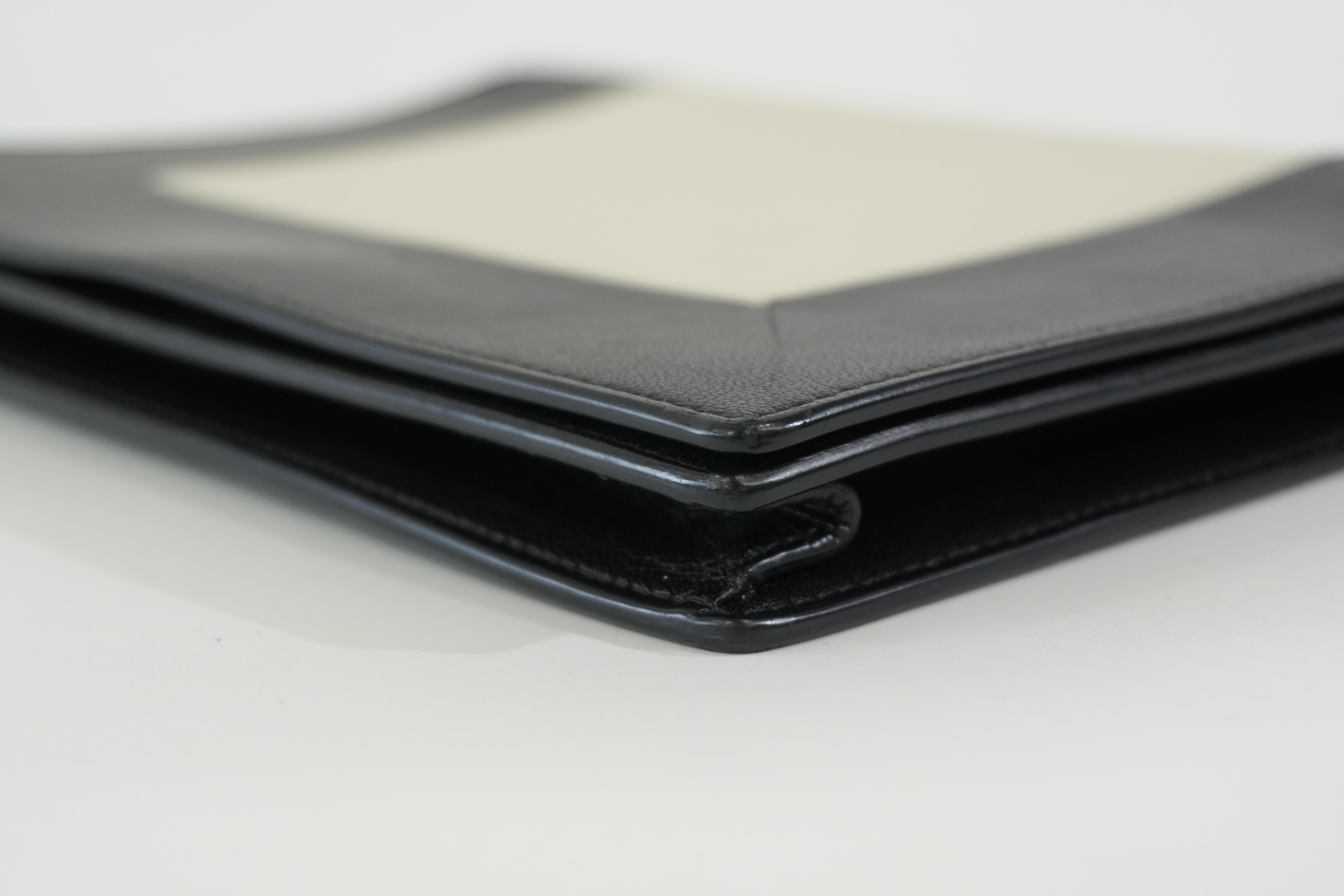 Pre-owned Celine Chain Shoulder Bag Black and White