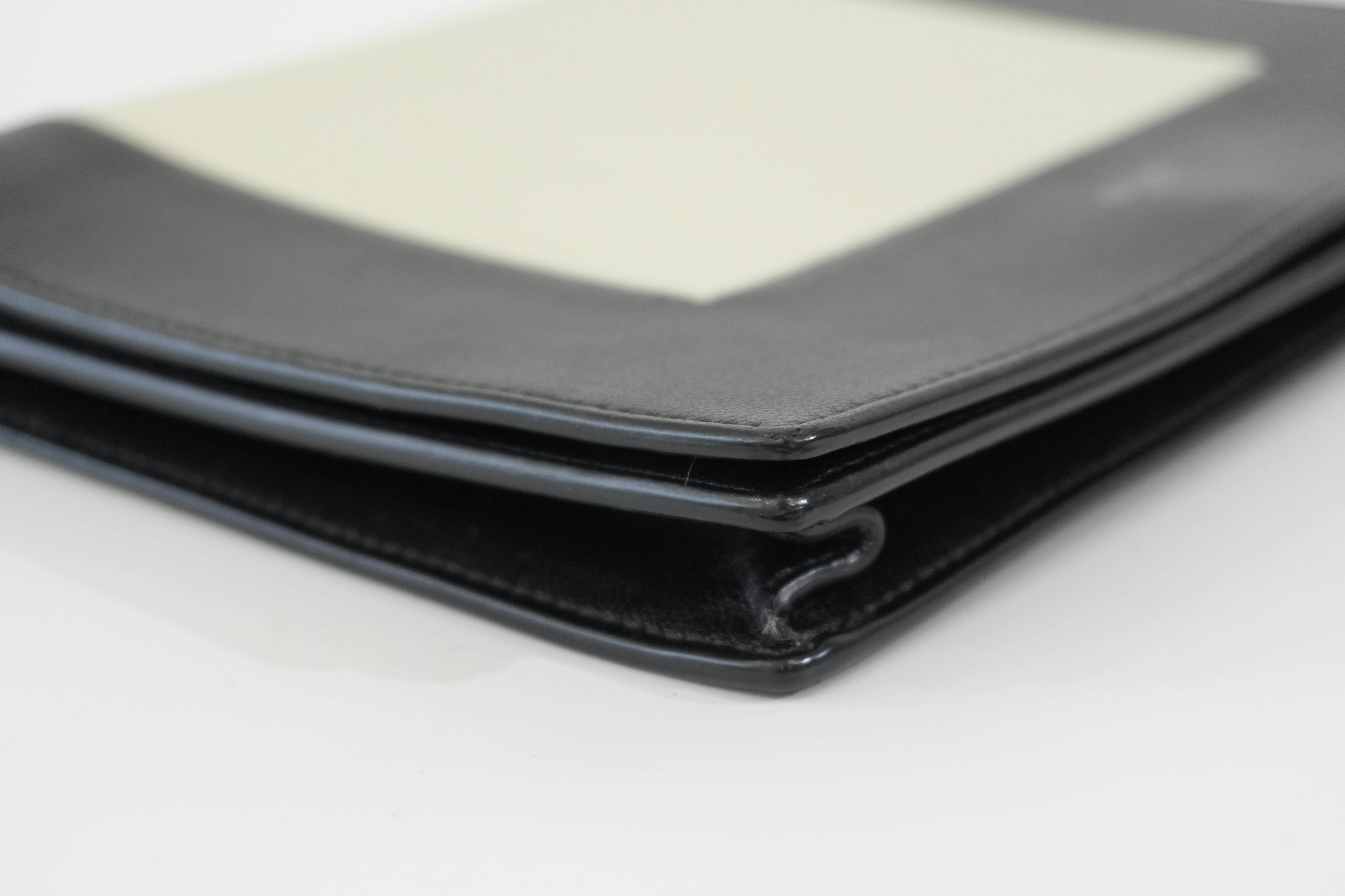 Pre-owned Celine Chain Shoulder Bag Black and White