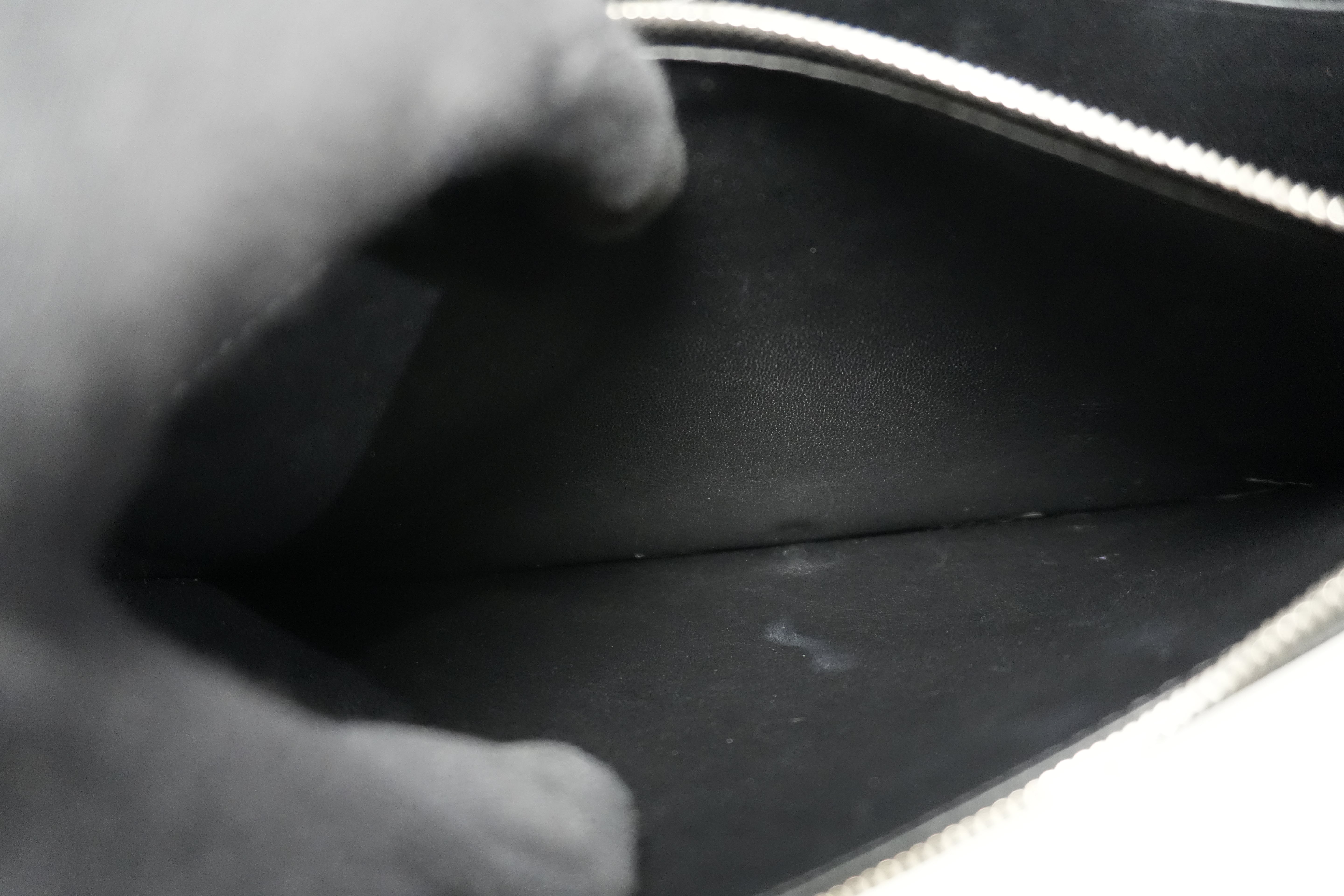 Pre-owned Celine Chain Shoulder Bag Black and White