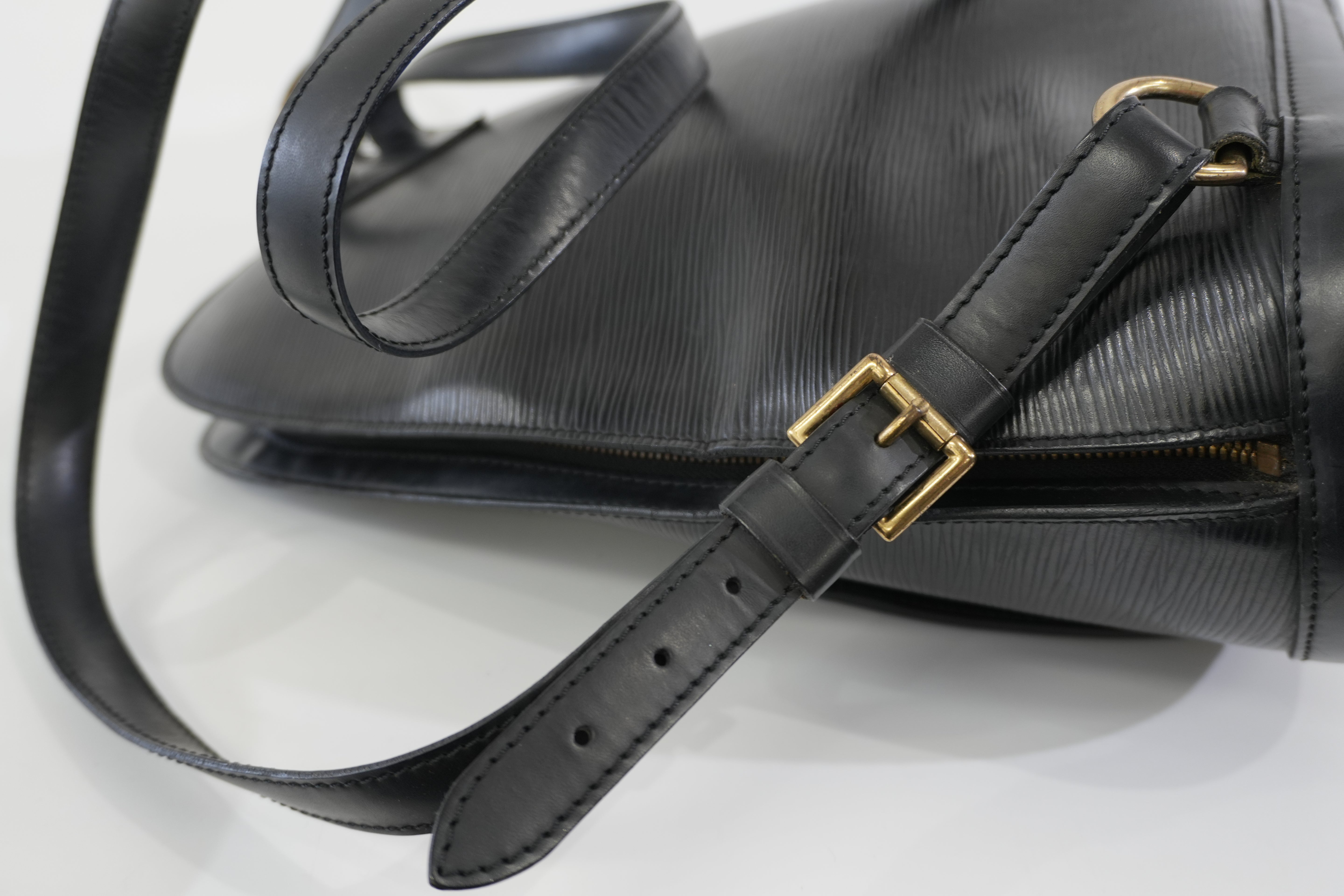 Pre-owned Louis Vuitton Epi Gobelins Backpack Black