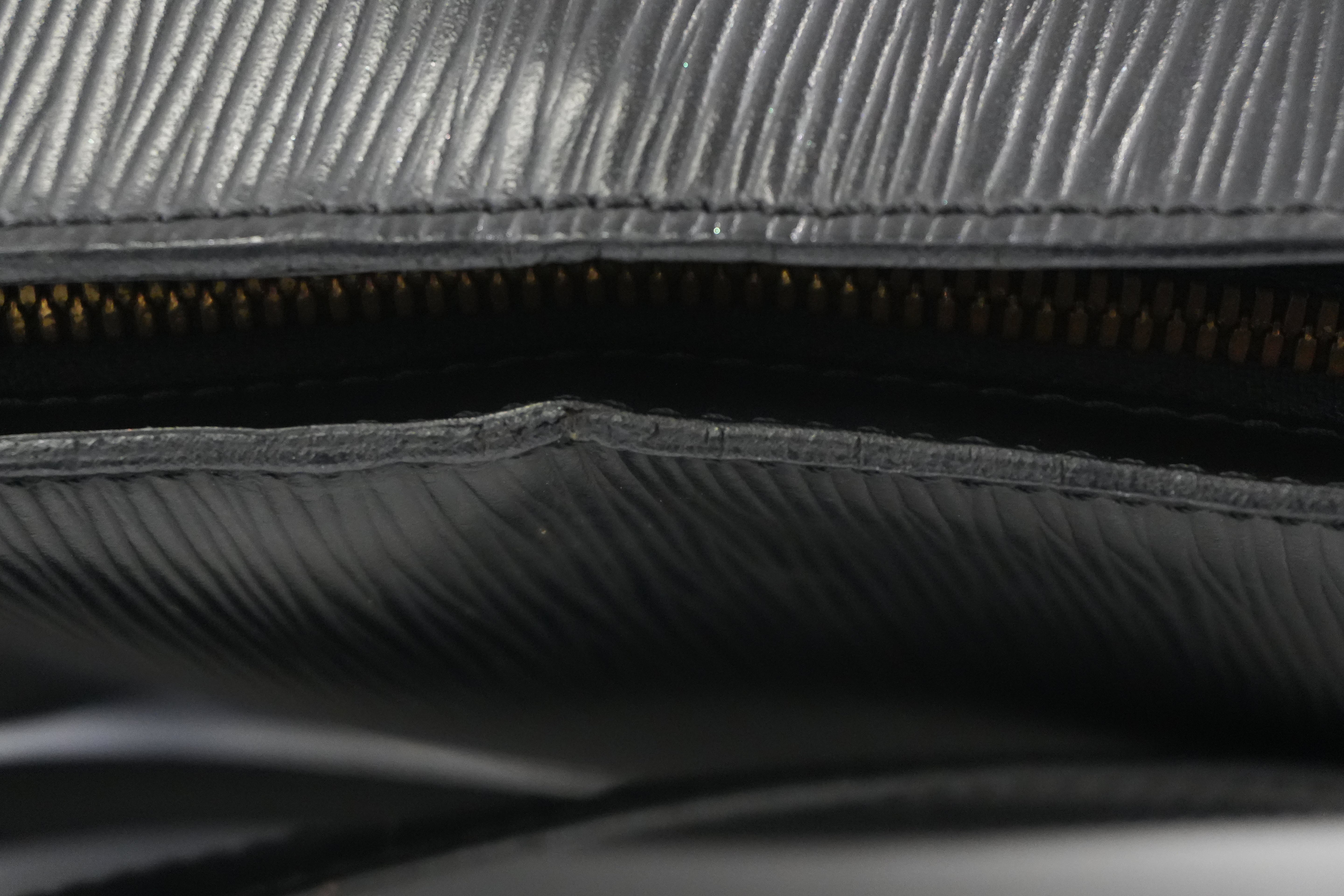 Pre-owned Louis Vuitton Epi Gobelins Backpack Black