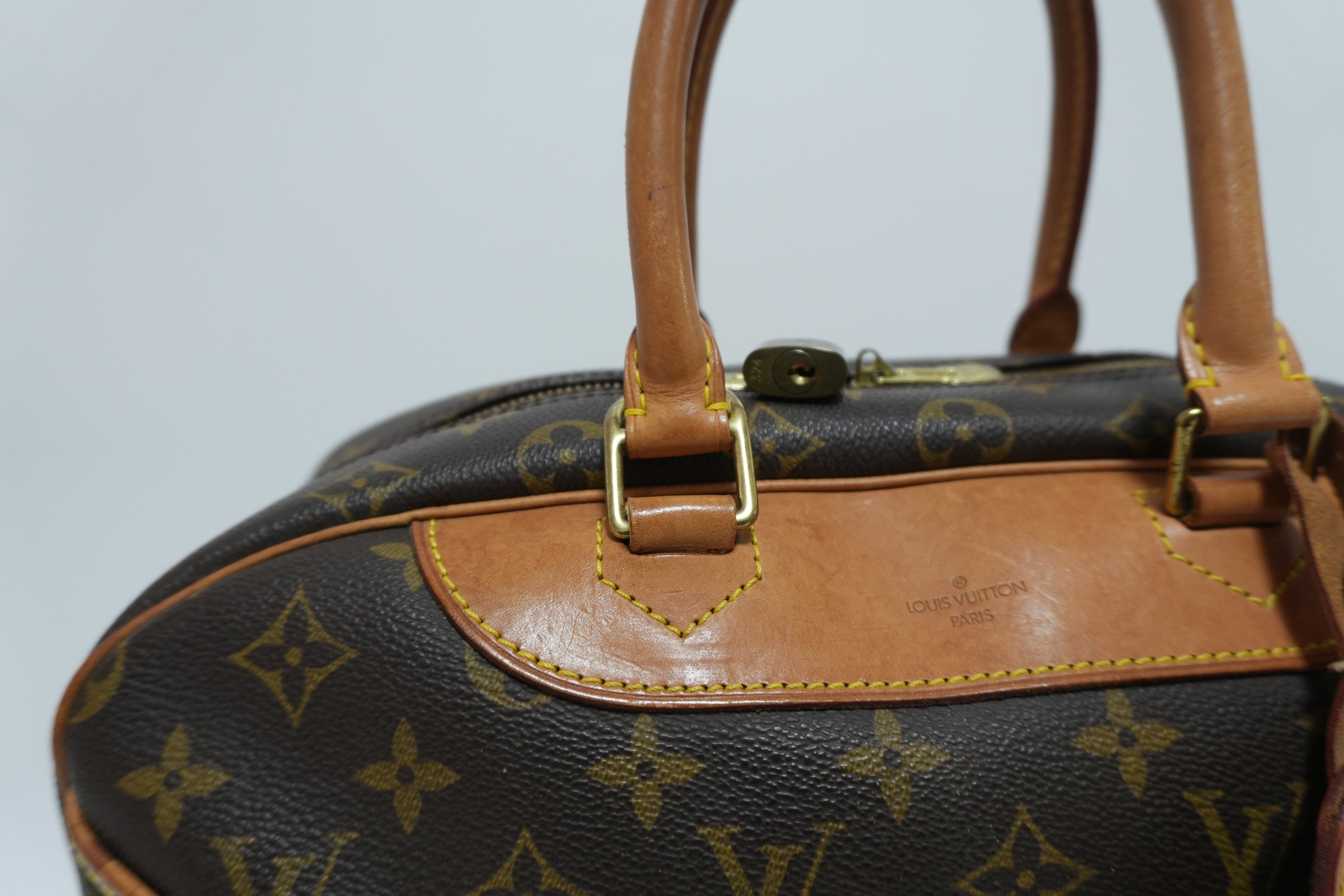 Louis Vuitton Monogram Deauville Handbag Used