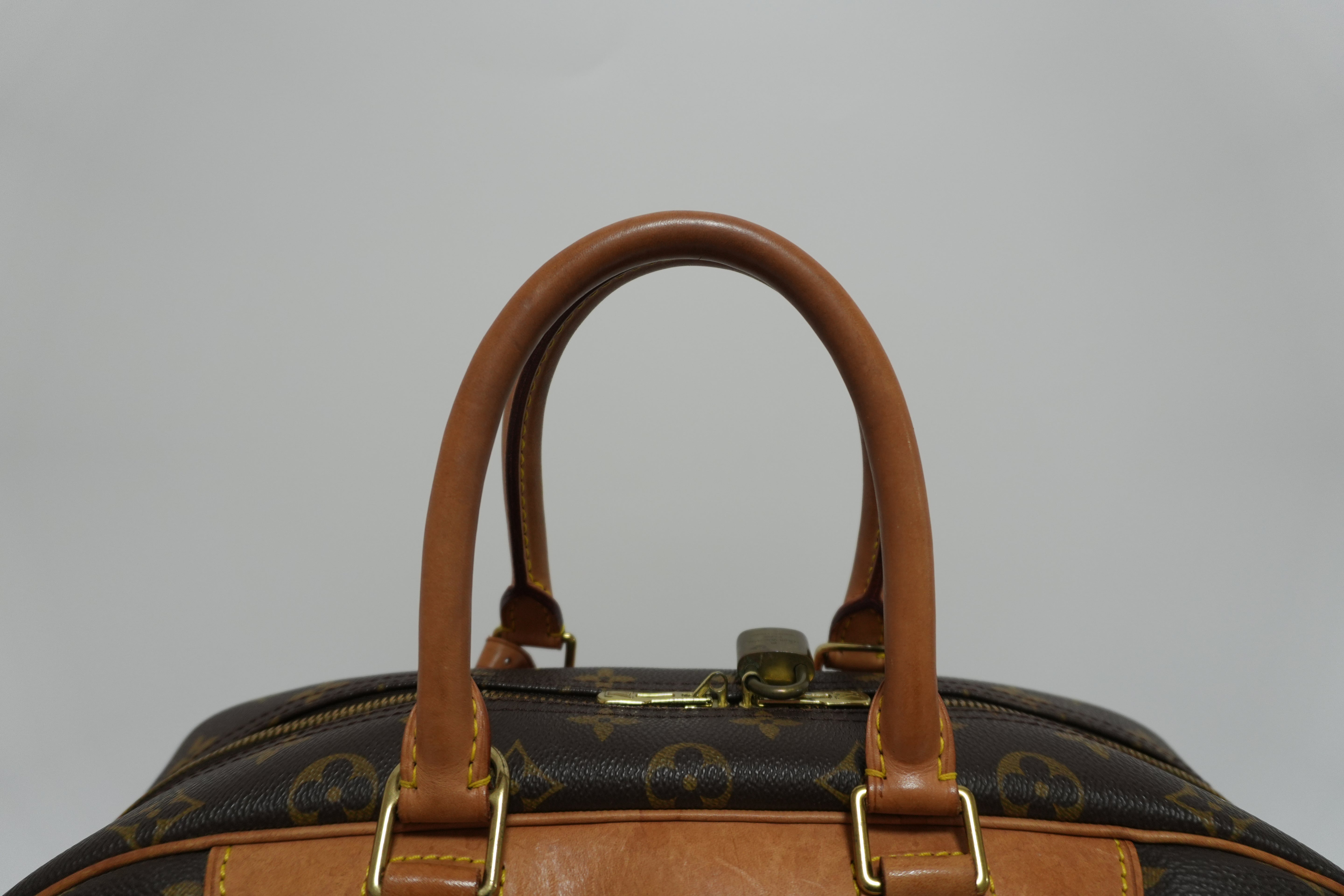 Louis Vuitton Monogram Deauville Handbag Used