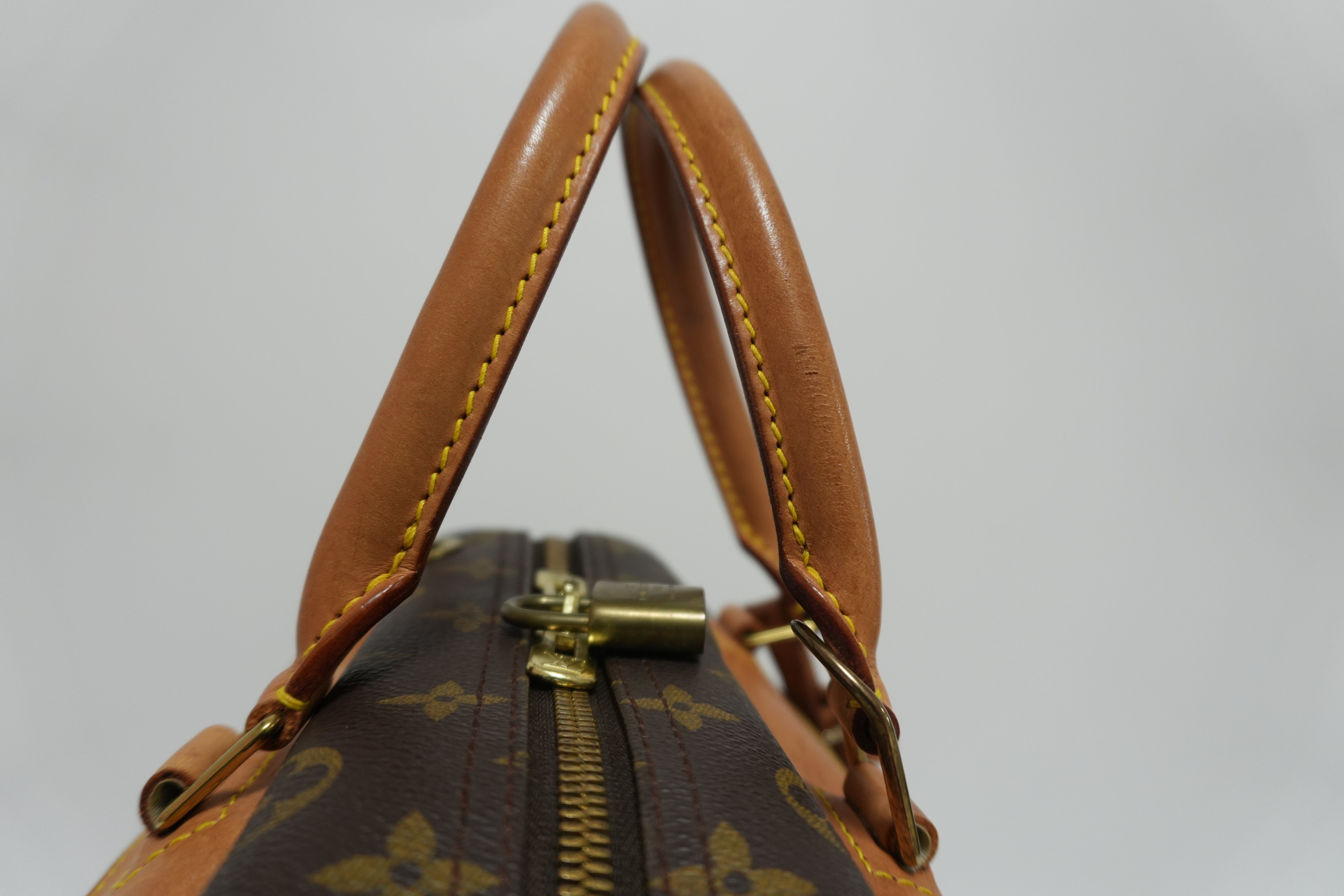 Louis Vuitton Monogram Deauville Handbag Used