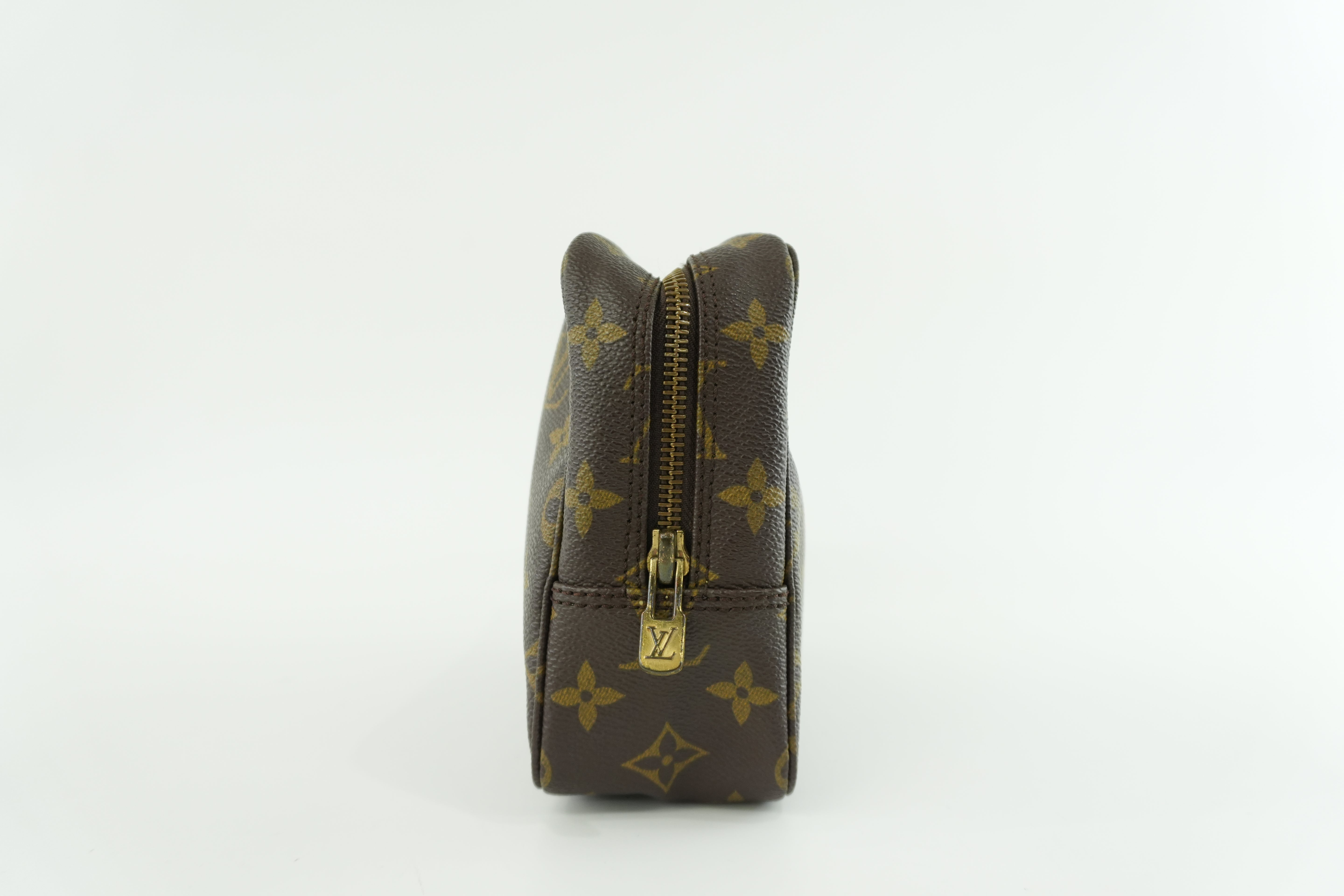 Louis Vuitton Monogram Toiletry 23 Pouch Used