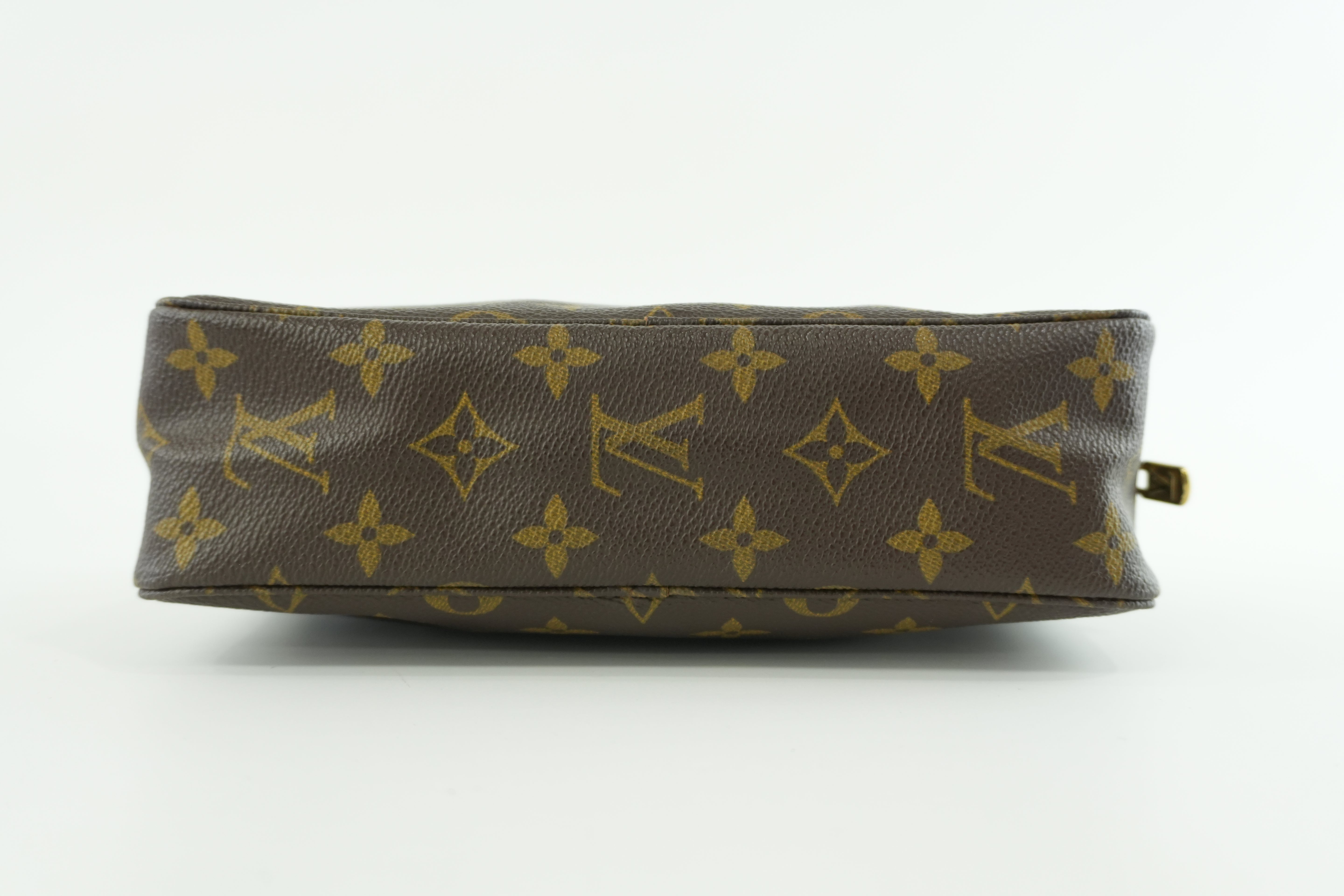 Louis Vuitton Monogram Toiletry 23 Pouch Used