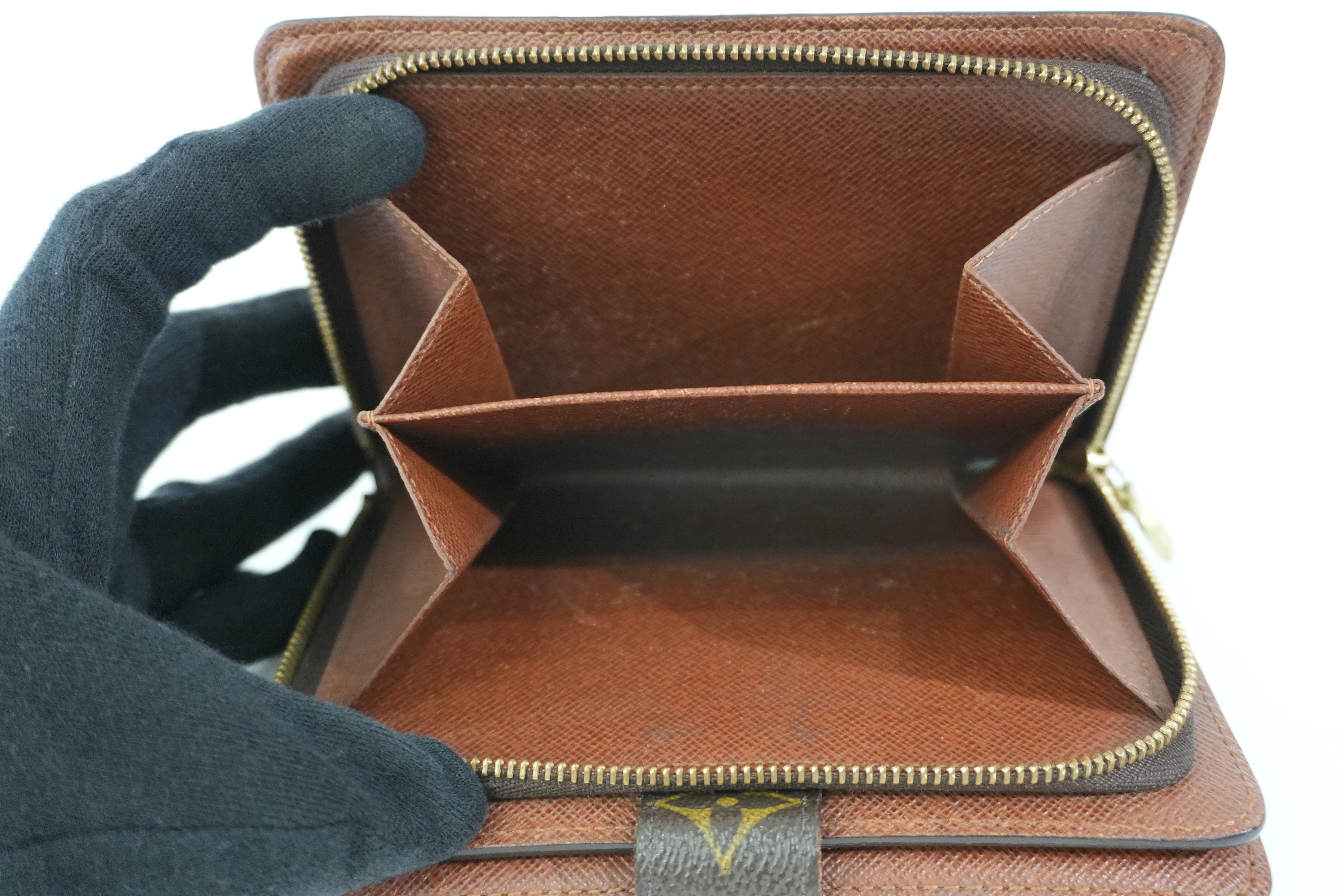 Pre-owned Louis Vuitton Monogram Short Wallet