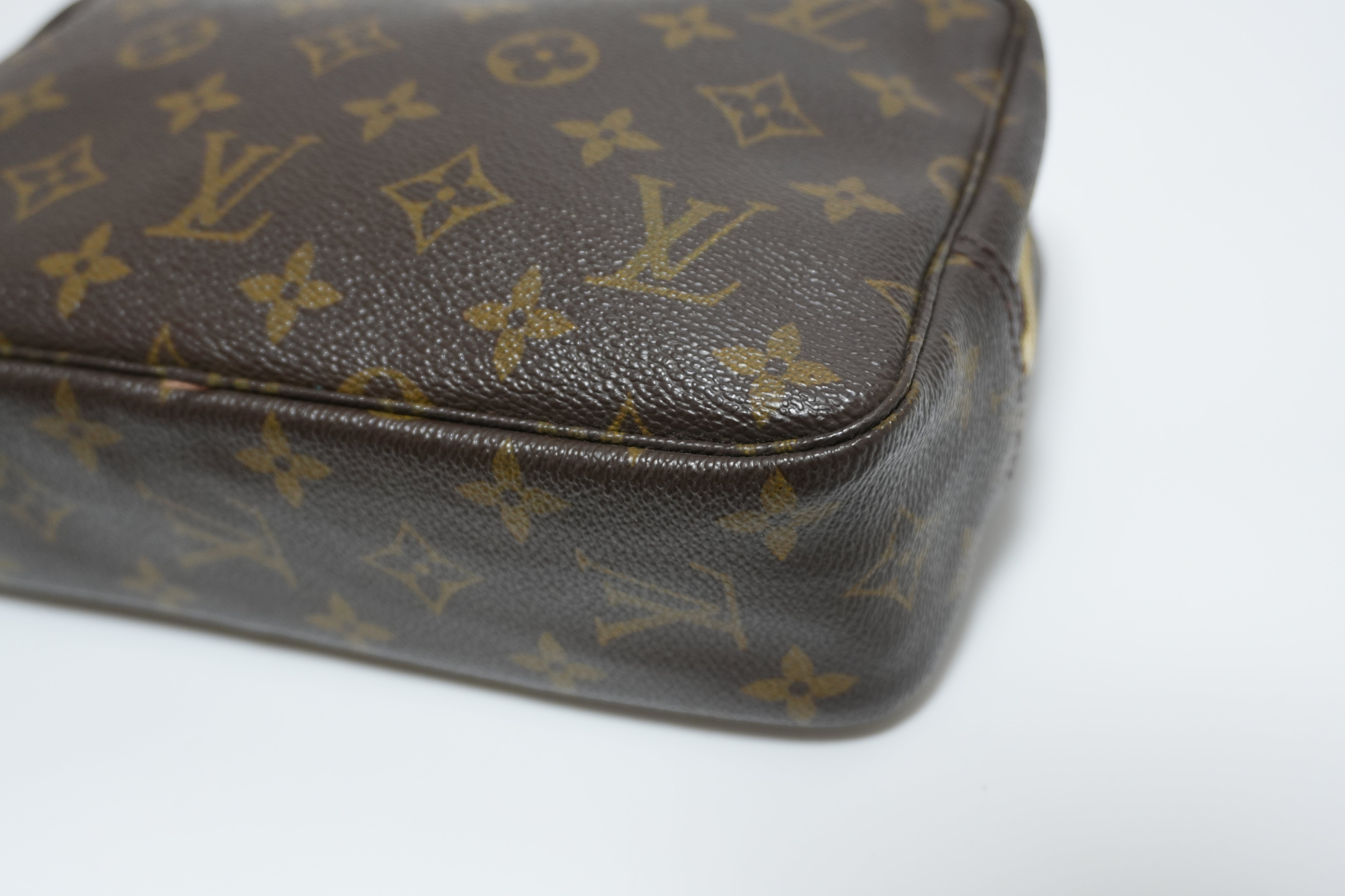 Louis Vuitton Monogram Trousse 23 Clutch Used