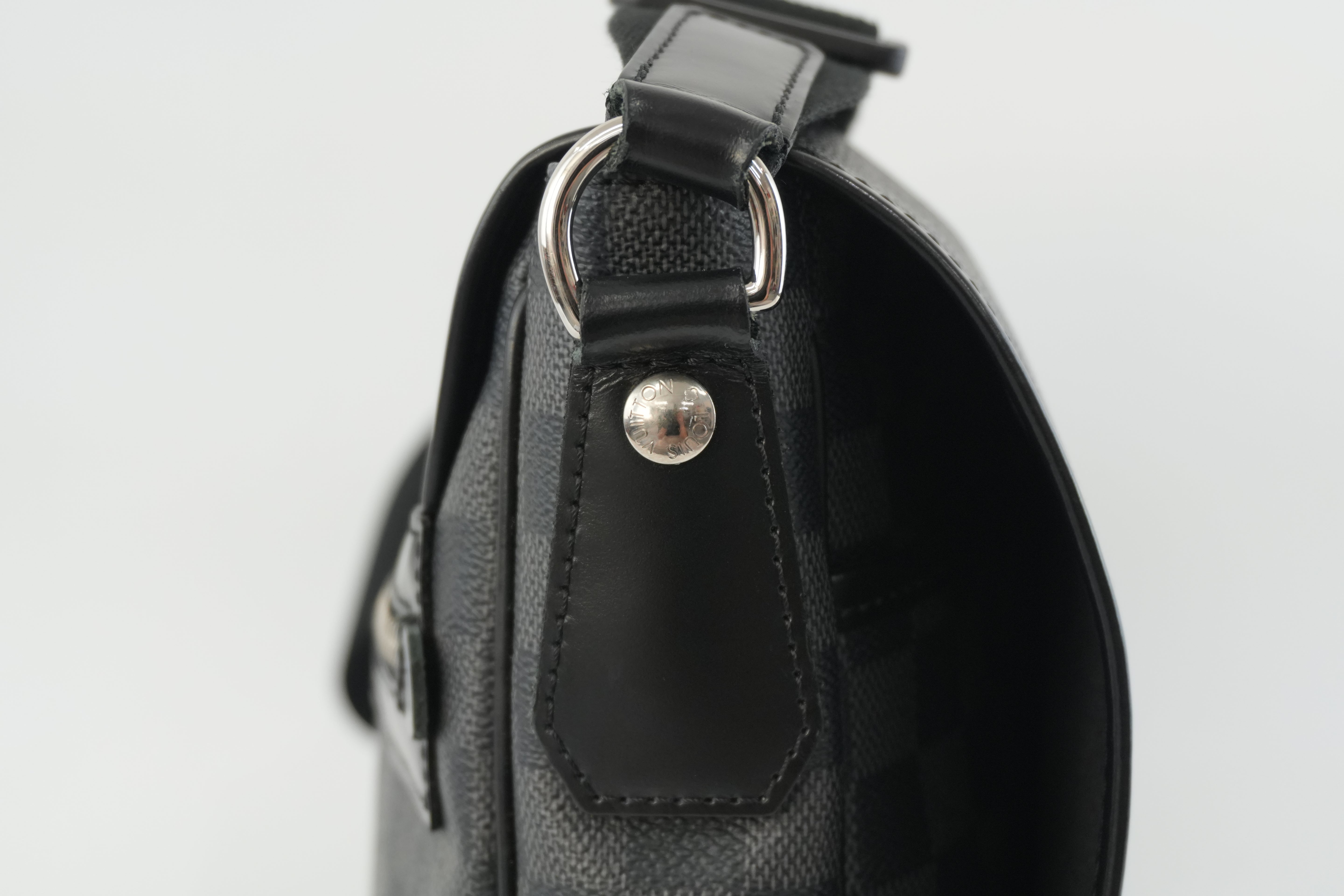 Louis Vuitton Damier Graphite Daniel MM Messenger Bag Used