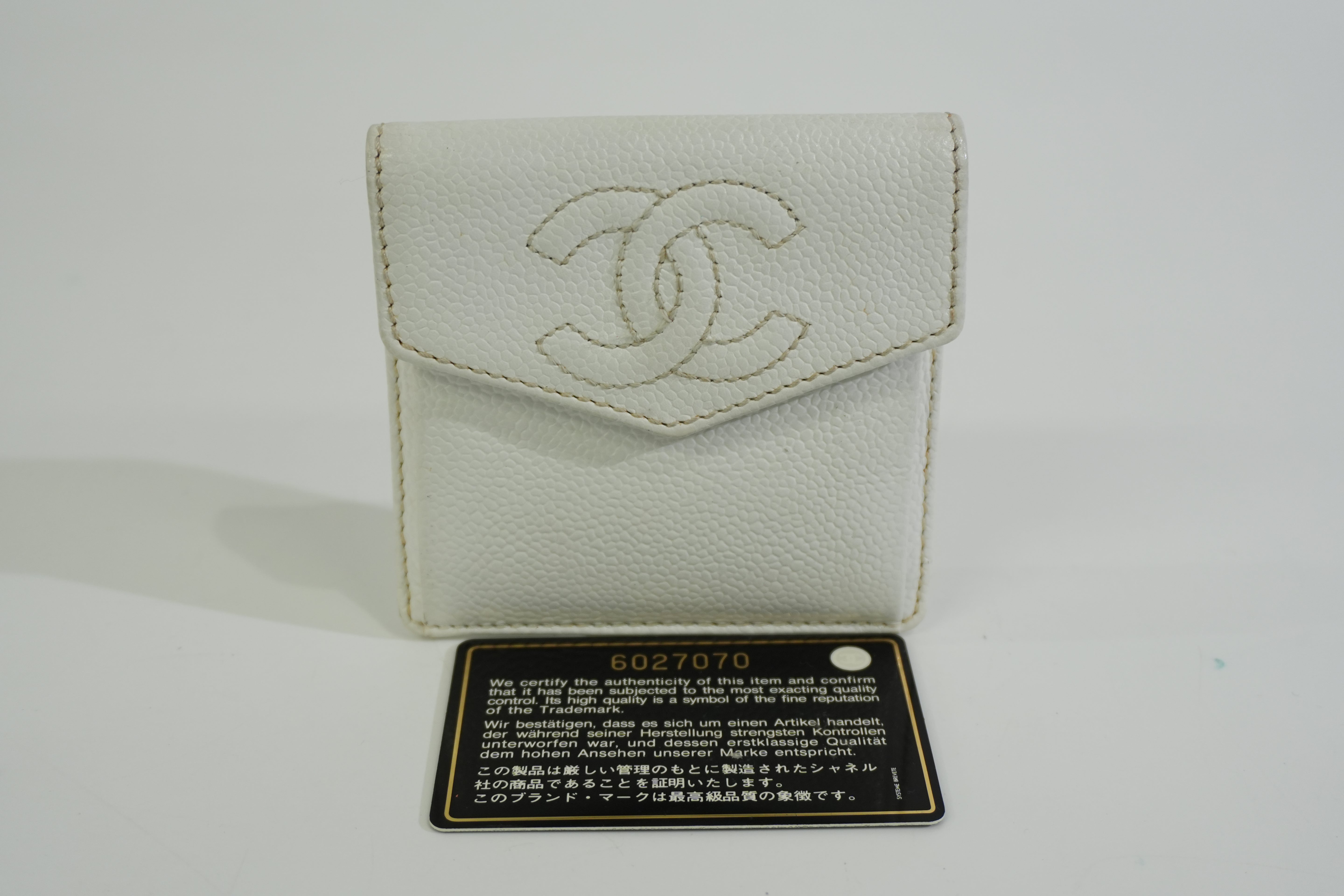 Pre-owned Chanel Caviar Skin Card Case White