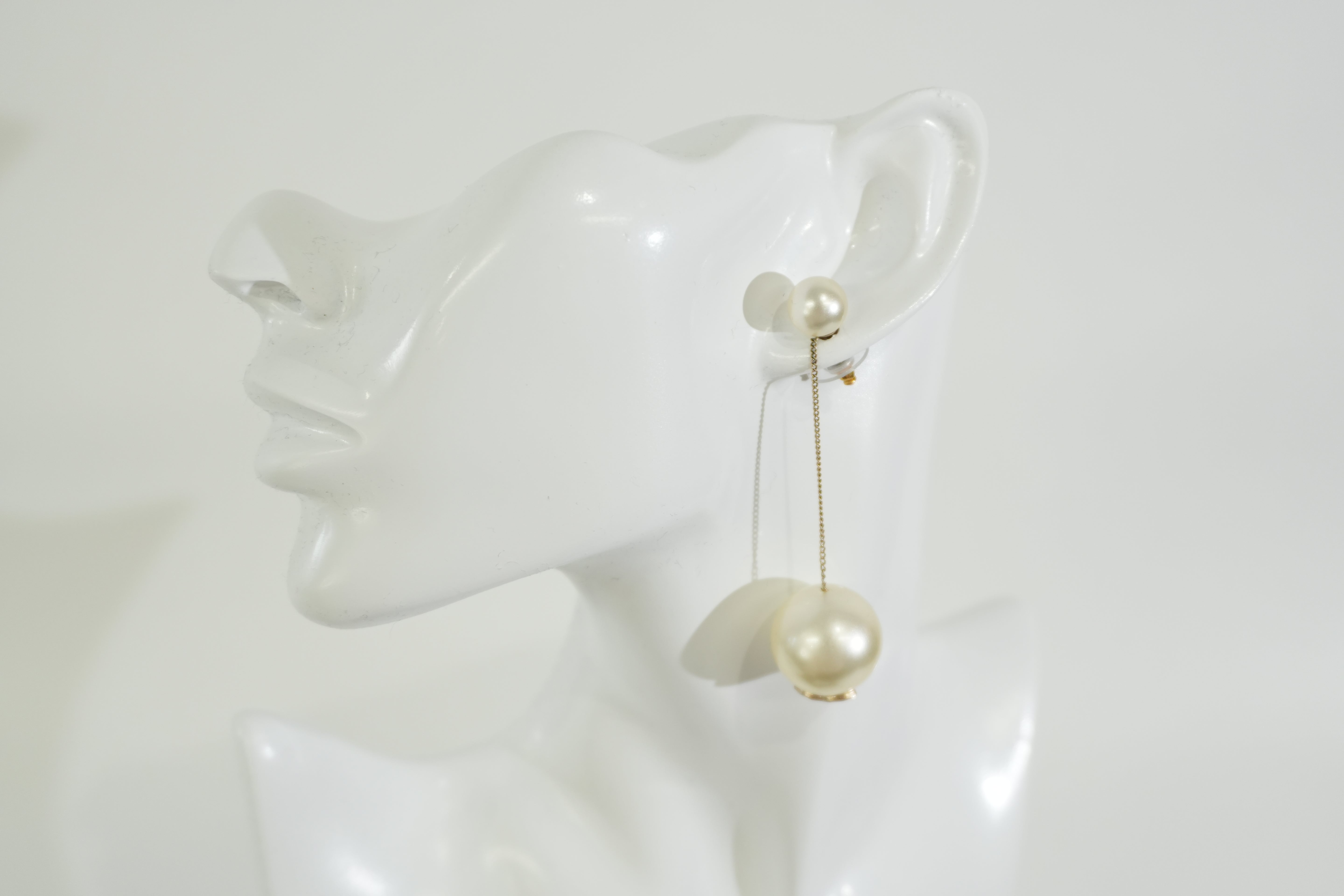 Pre-owned Chanel Pearl Earrings