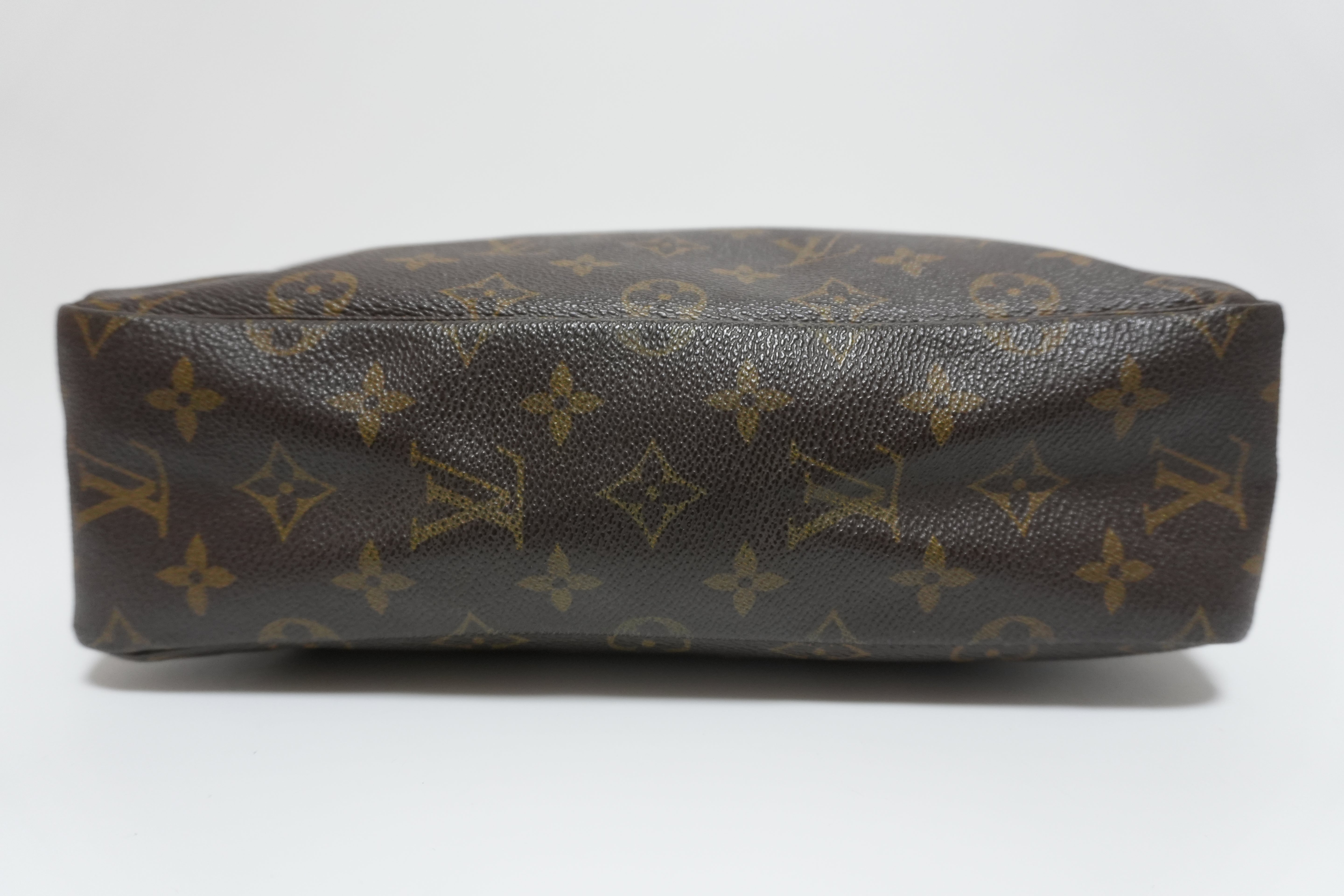 Louis Vuitton Monogram Trousse 28 Clutch Used