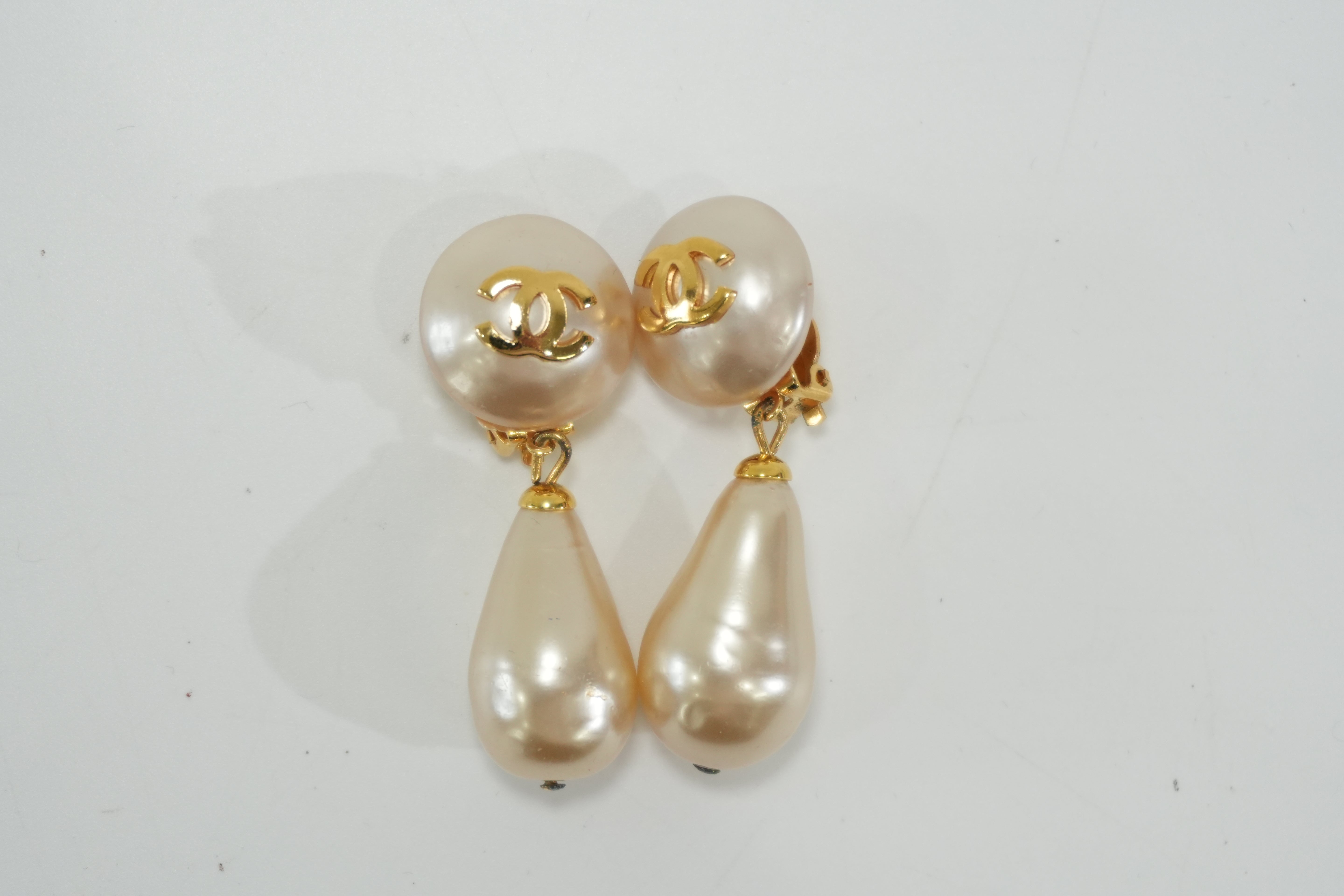Pre-owned Chanel Pearl Clip on Earrings