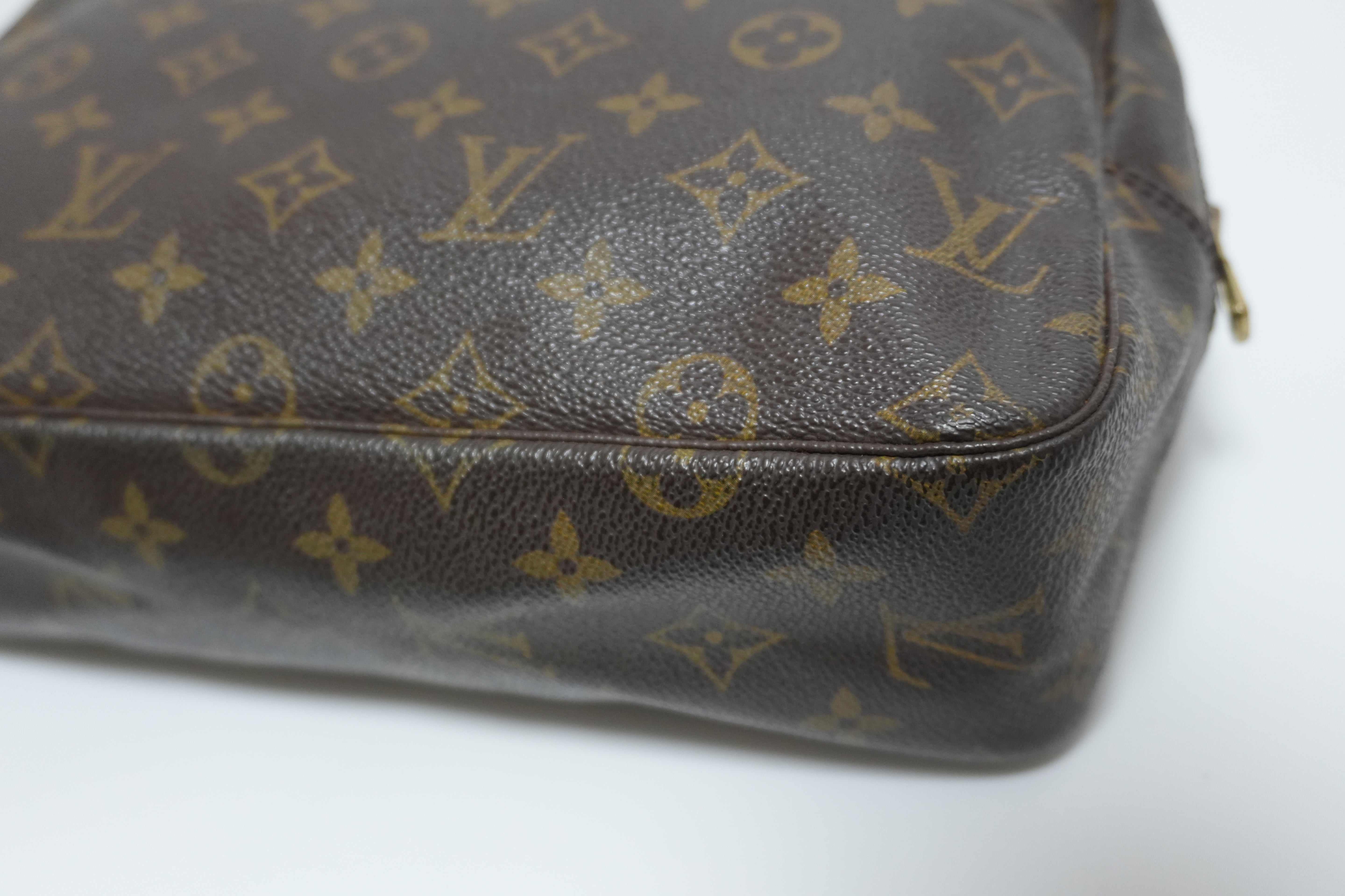 Louis Vuitton Monogram Trousse 28 Clutch Used