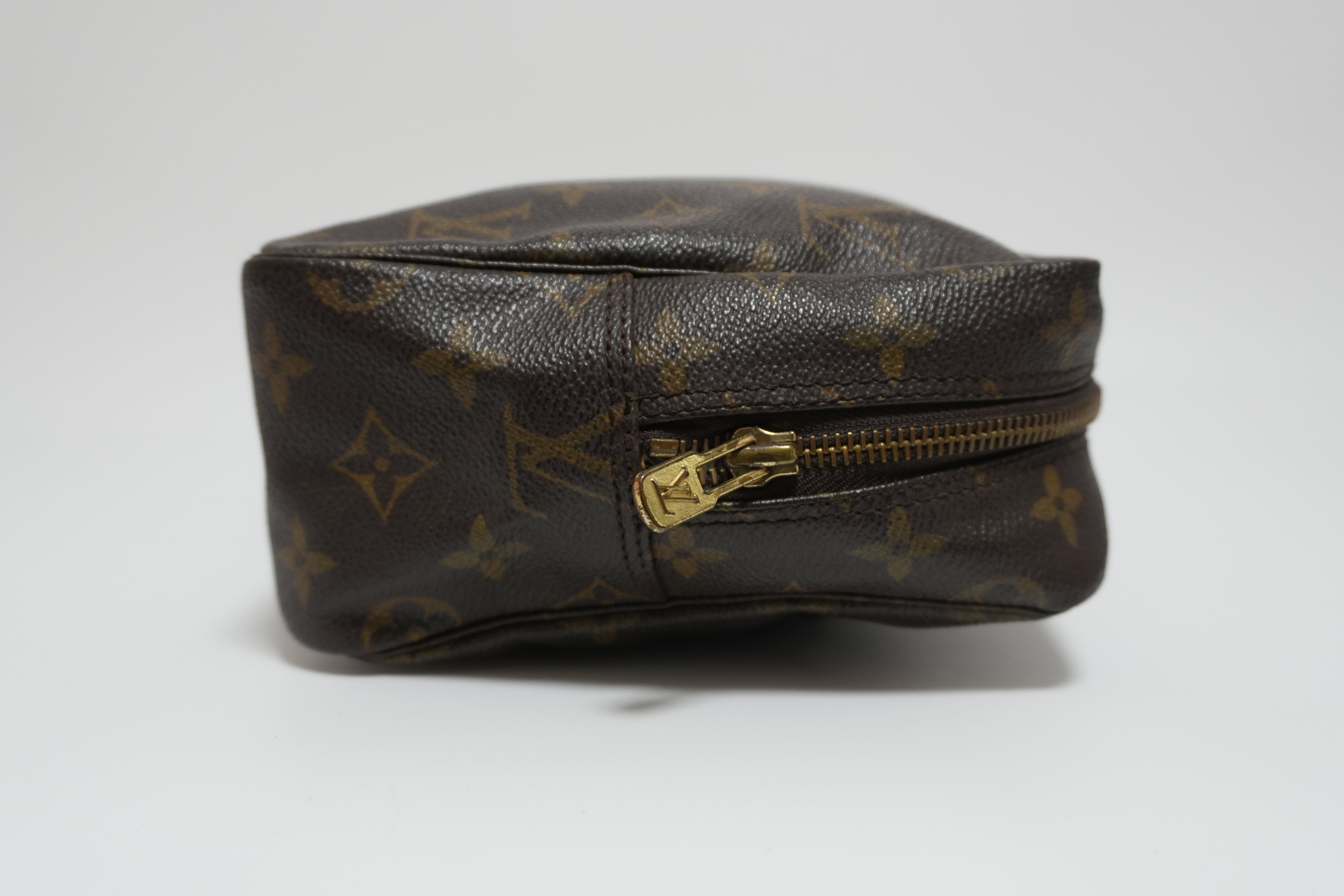 Louis Vuitton Monogram Trousse 28 Clutch Used