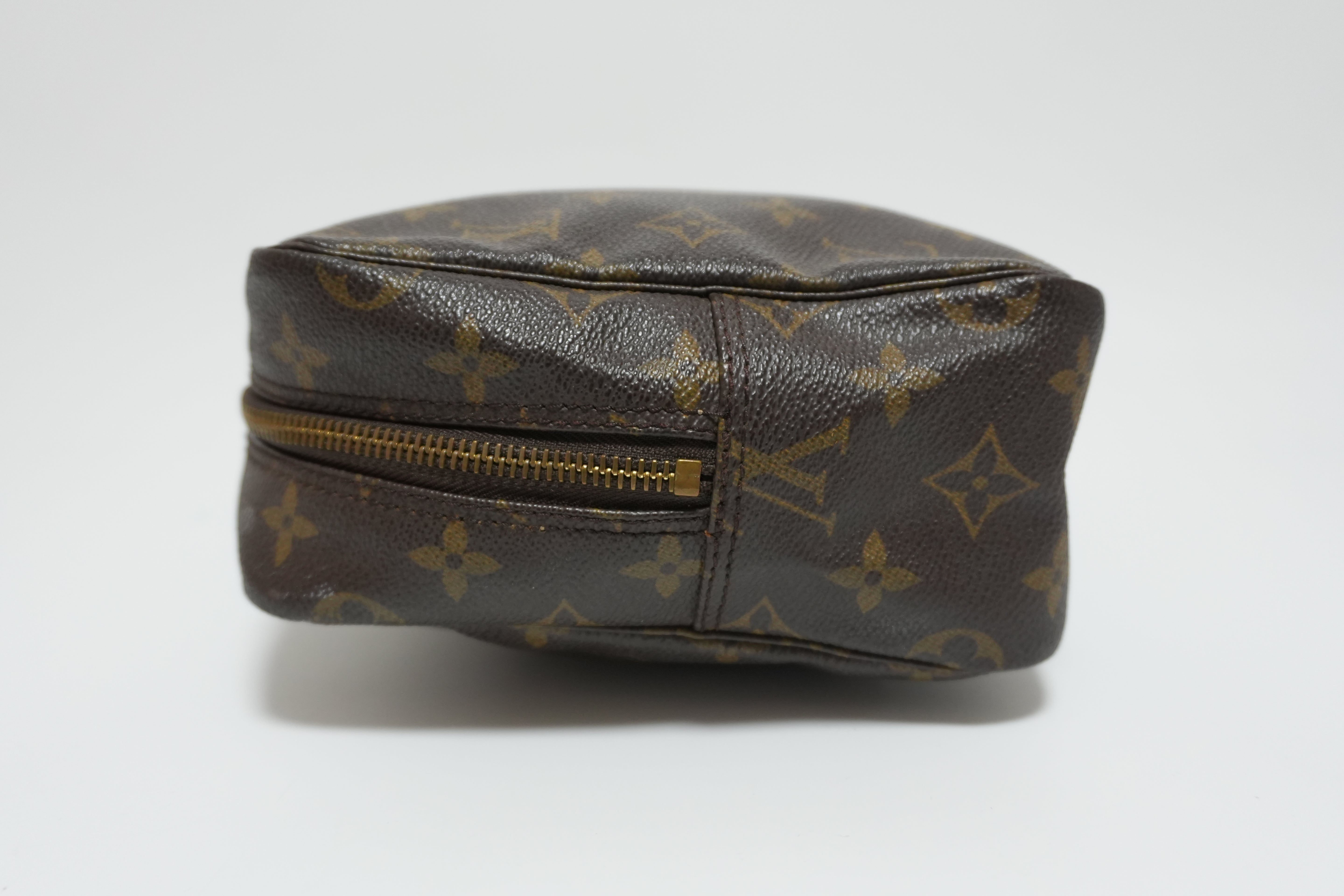 Louis Vuitton Monogram Trousse 28 Clutch Used