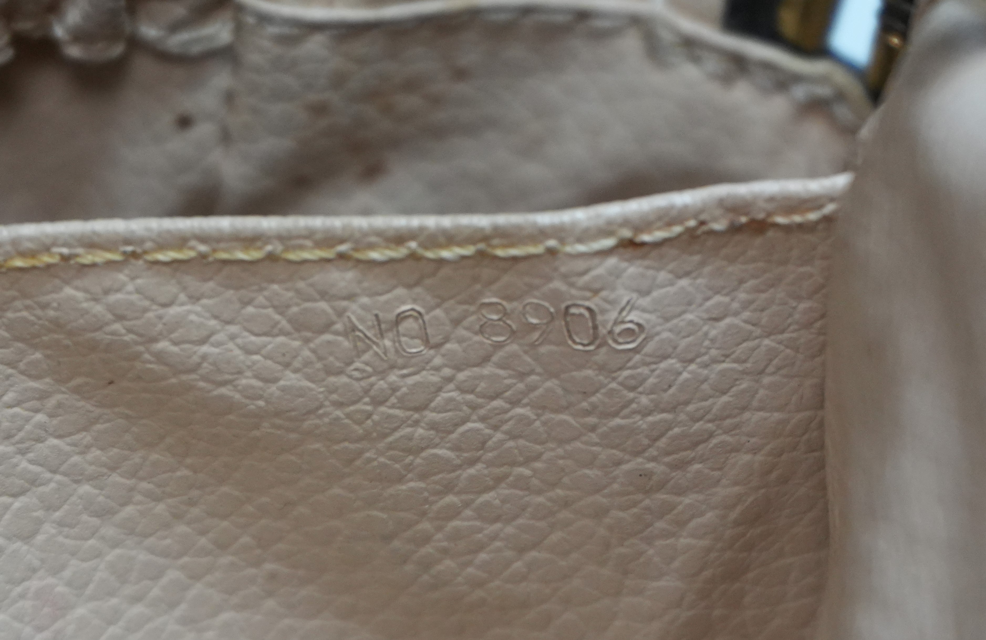 Louis Vuitton Monogram Trousse 28 Clutch Used