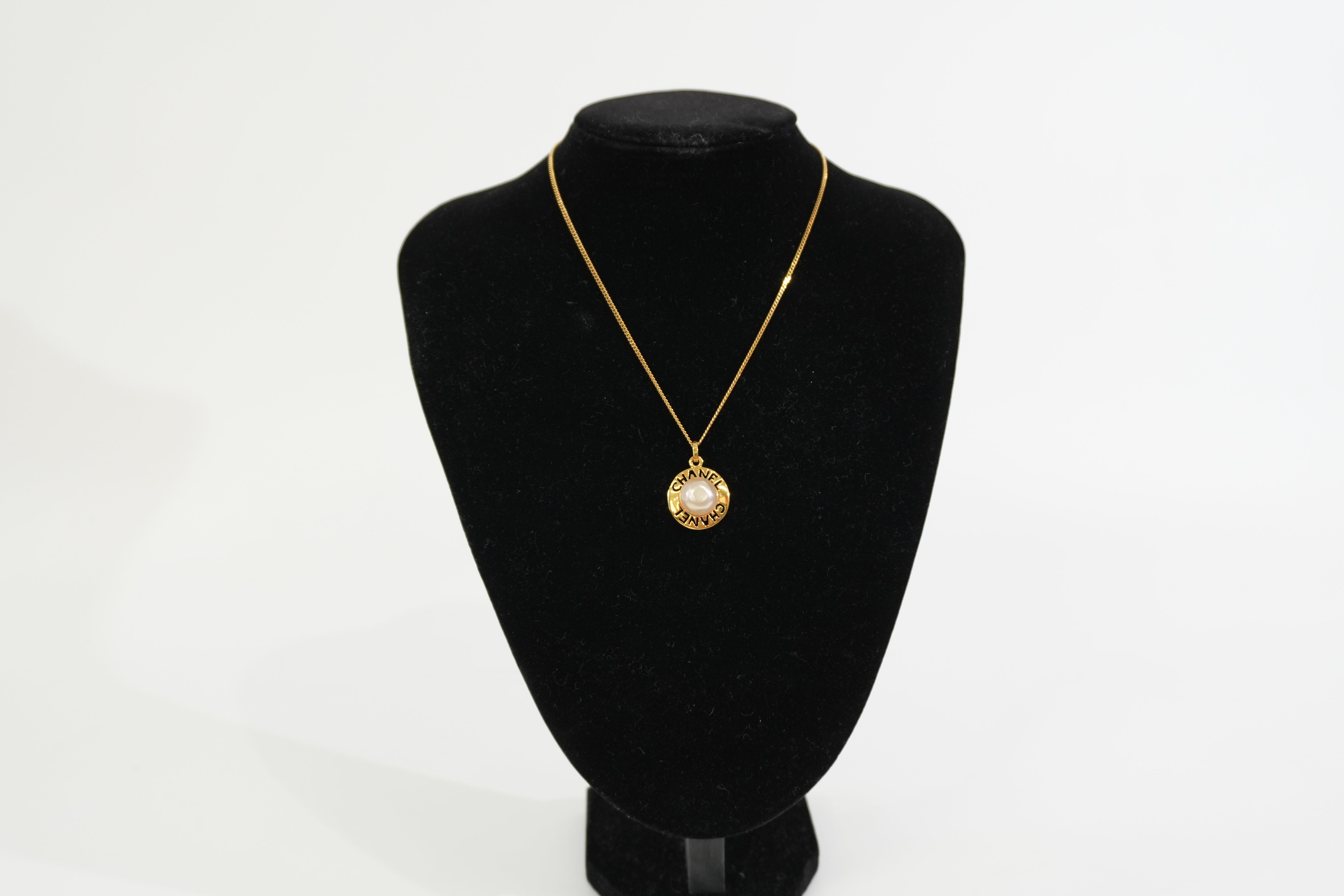 Pre-owned Chanel Pearl Necklace Gold