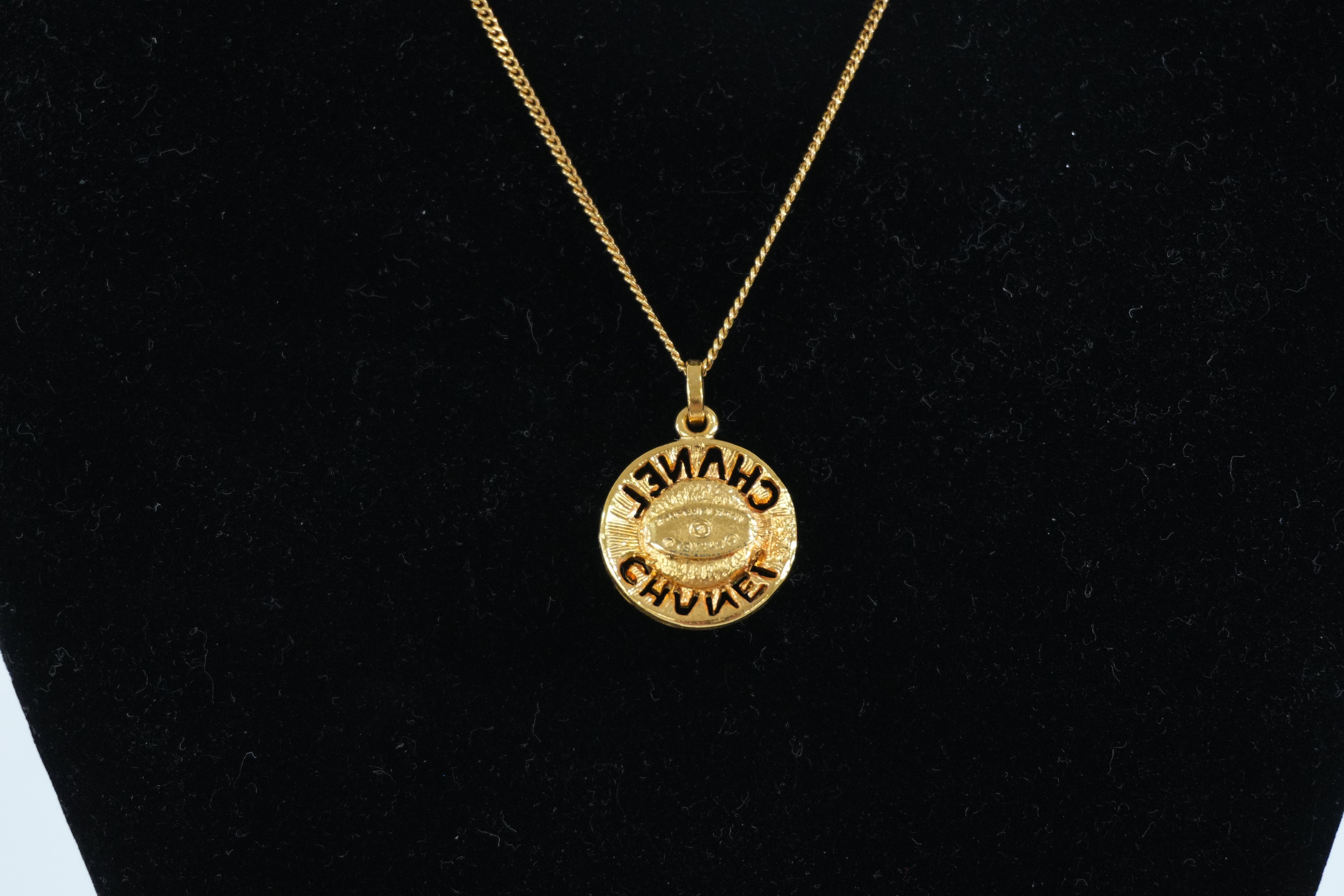 Pre-owned Chanel Pearl Necklace Gold