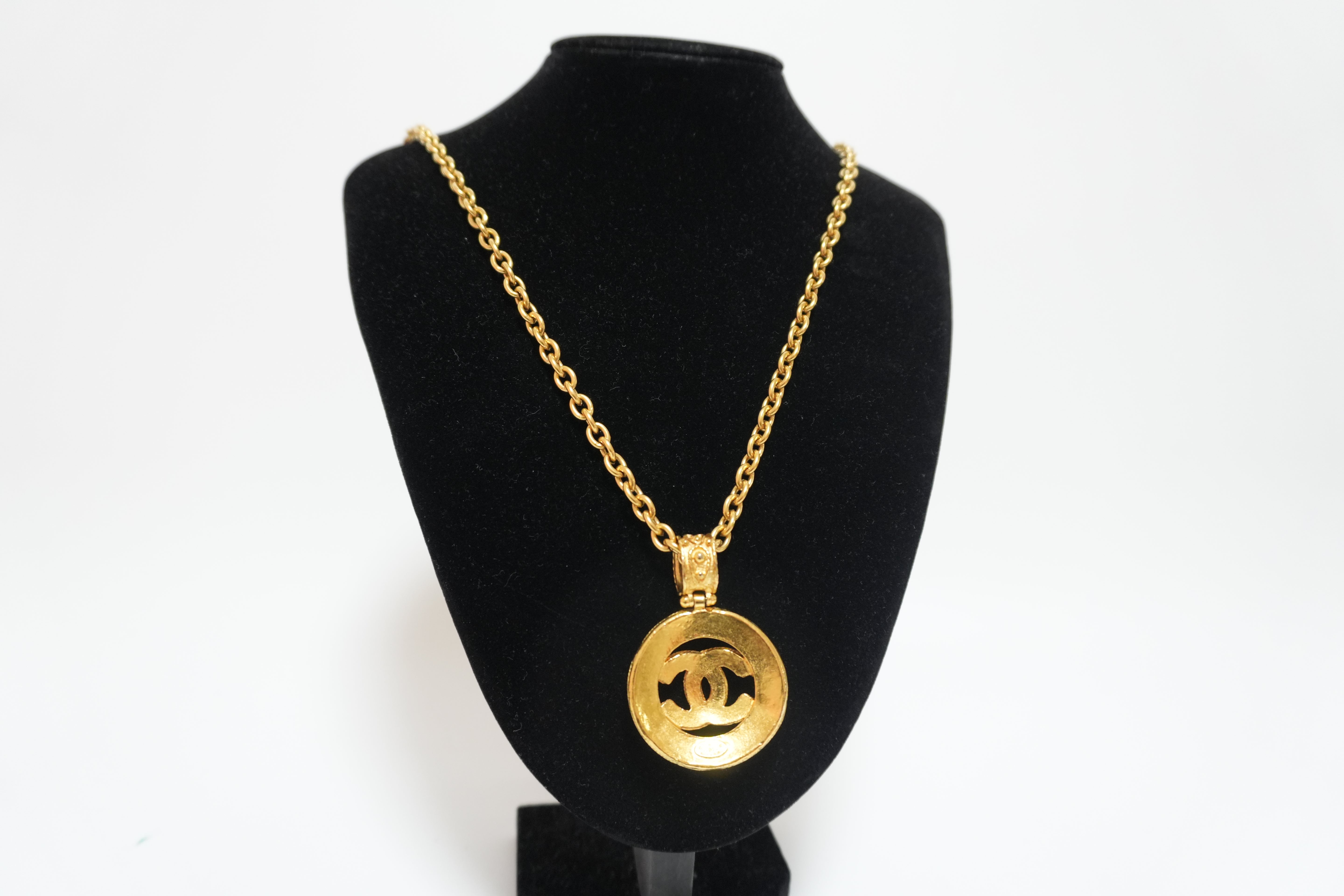 Chanel Vintage Coco Mark Necklace Used