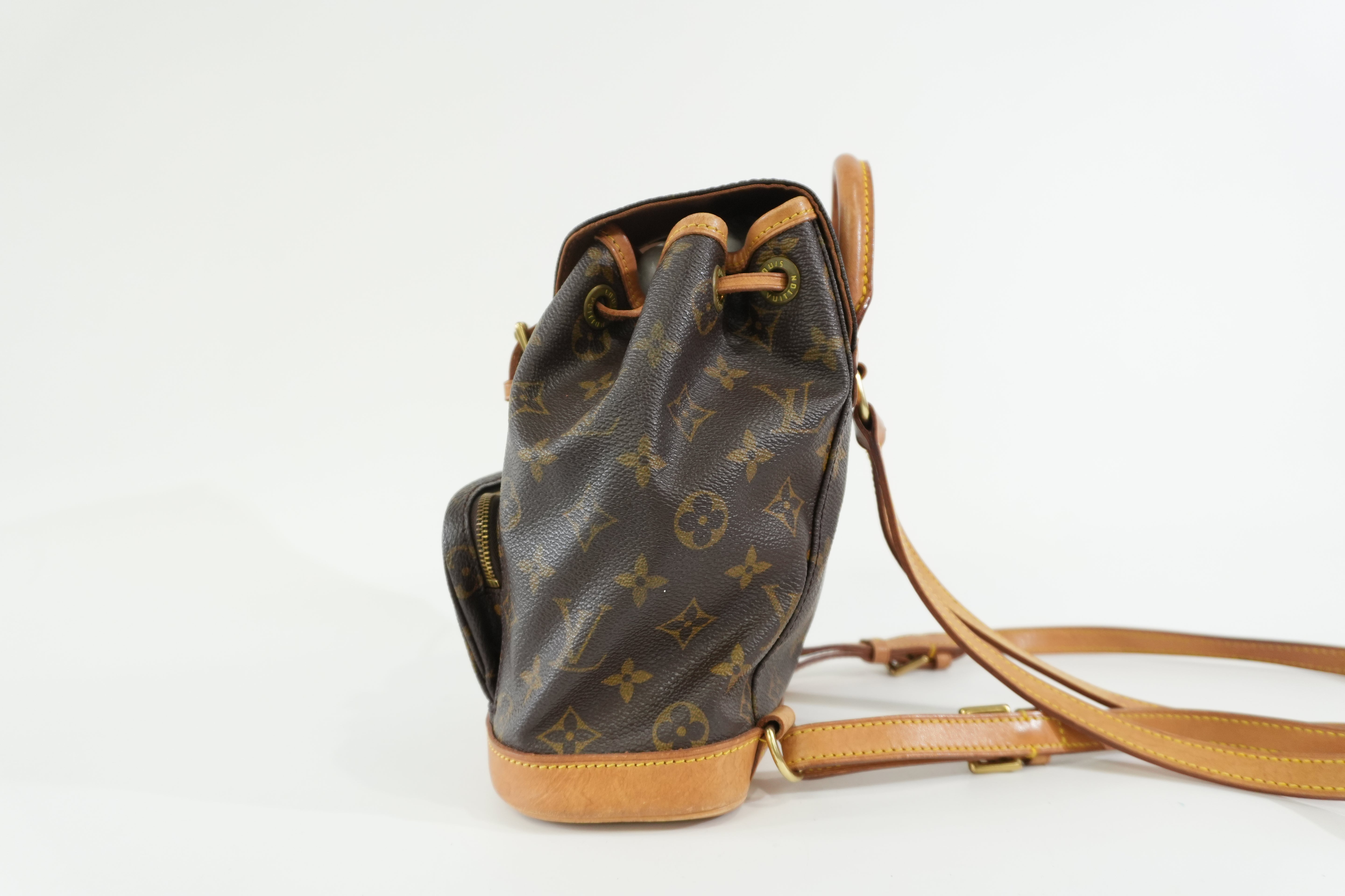 Pre-owned Louis Vuitton Monogram Montsouris MM Backpack