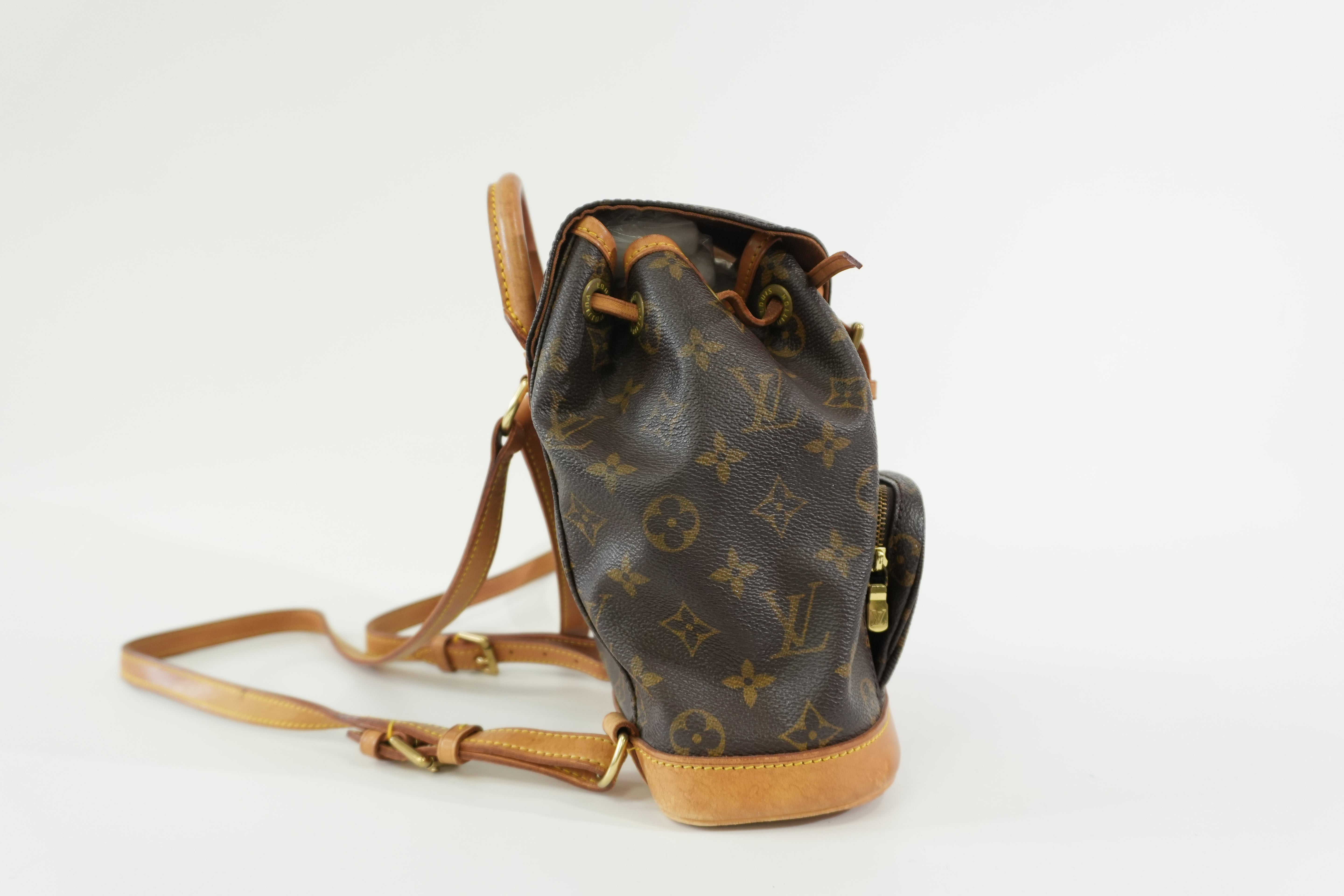Pre-owned Louis Vuitton Monogram Montsouris MM Backpack