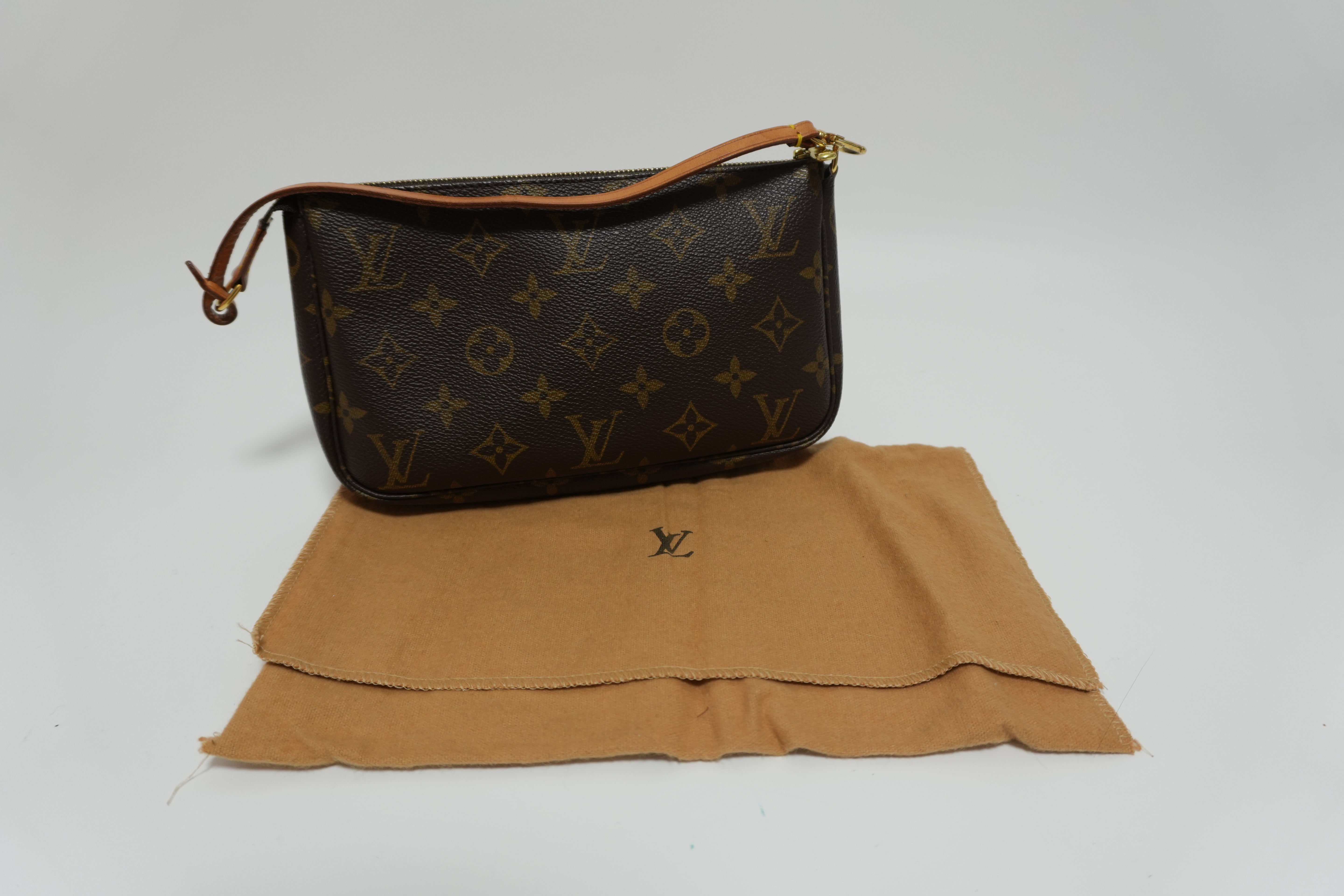 Louis Vuitton Monogram Pochette Accessories Used