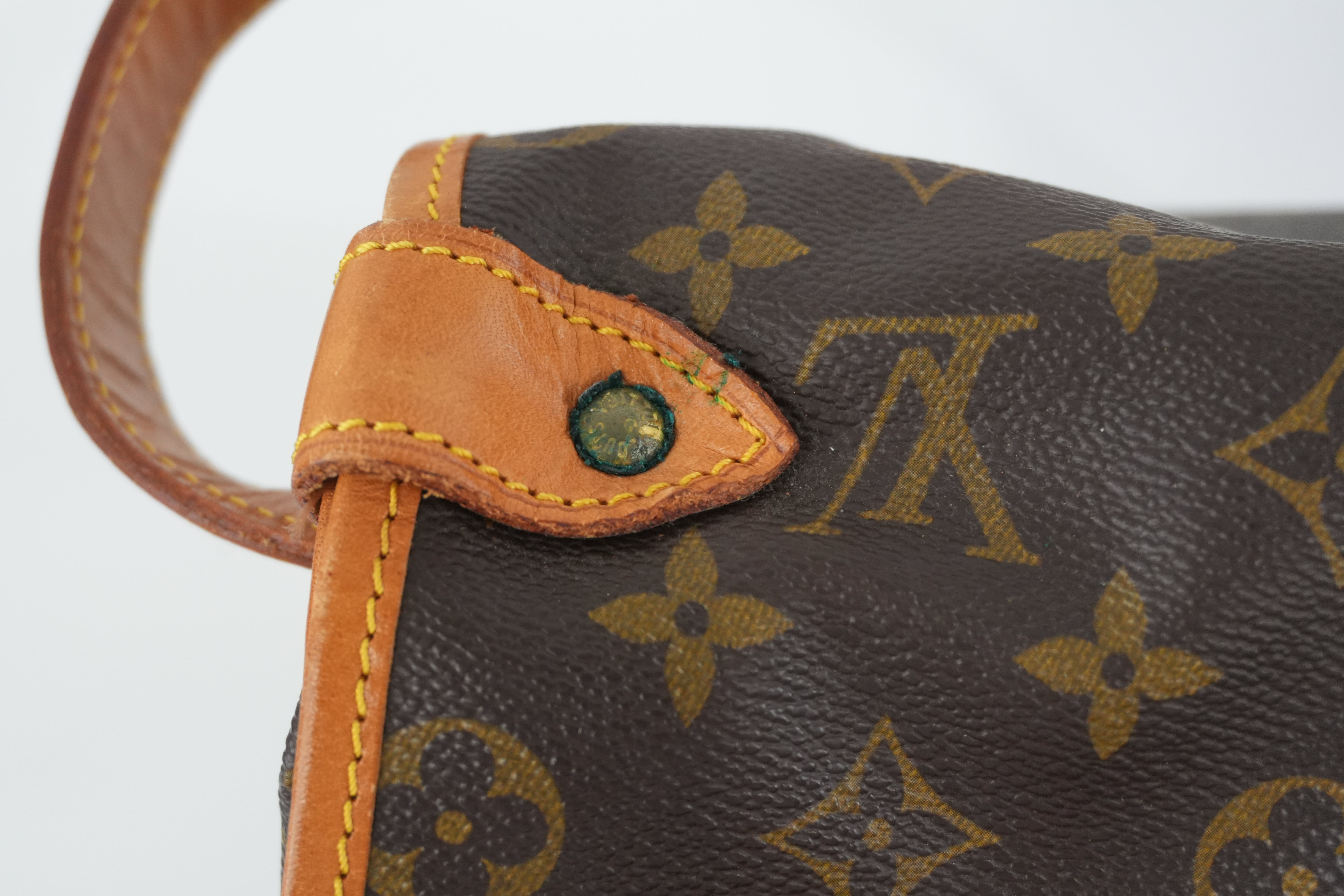 Louis Vuitton Monogram Saumur 35 Shoulder Bag Used