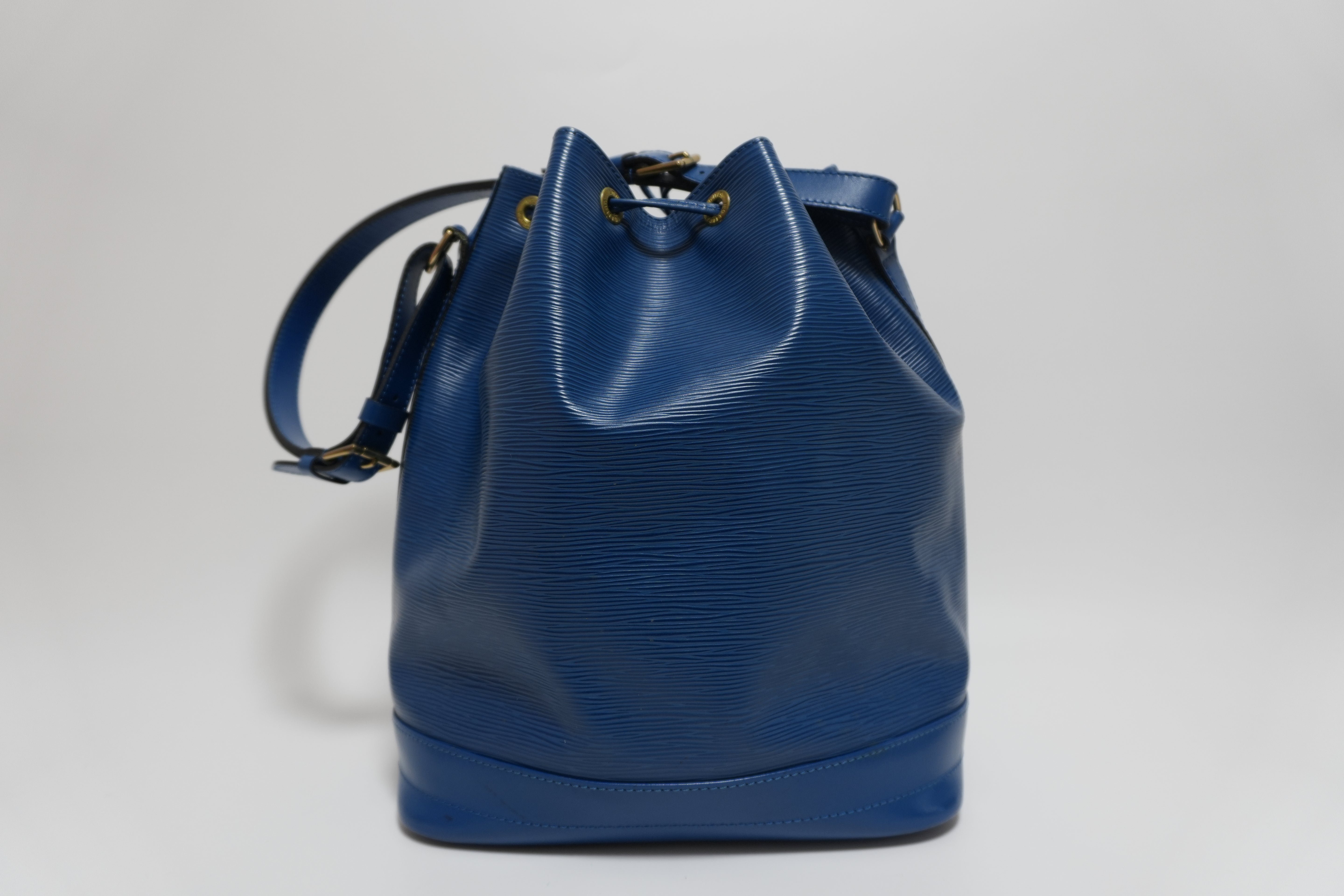 Louis Vuitton Epi Noe GM Bucket Shoulder Bag Blue Used