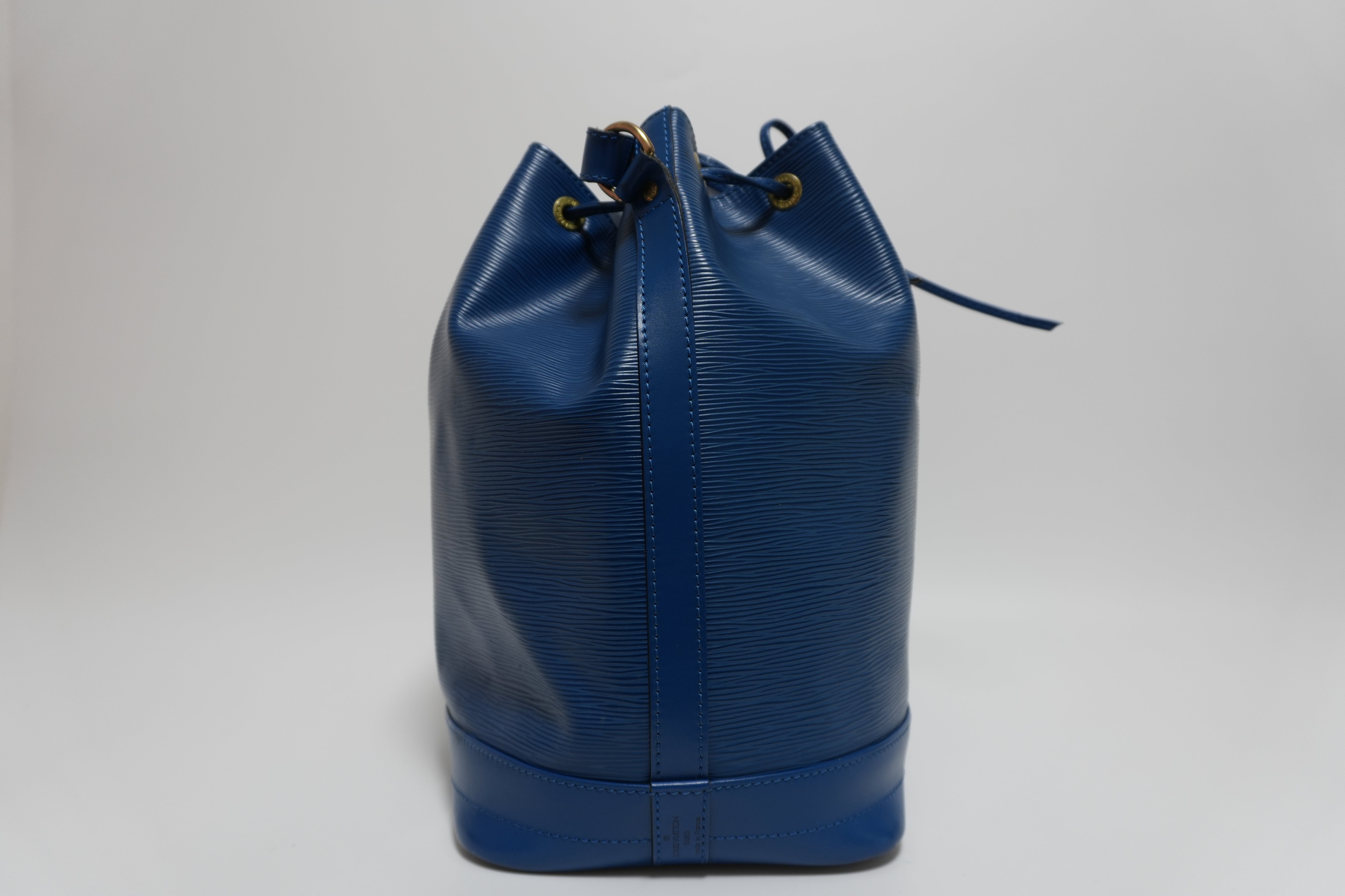 Louis Vuitton Epi Noe GM Bucket Shoulder Bag Blue Used