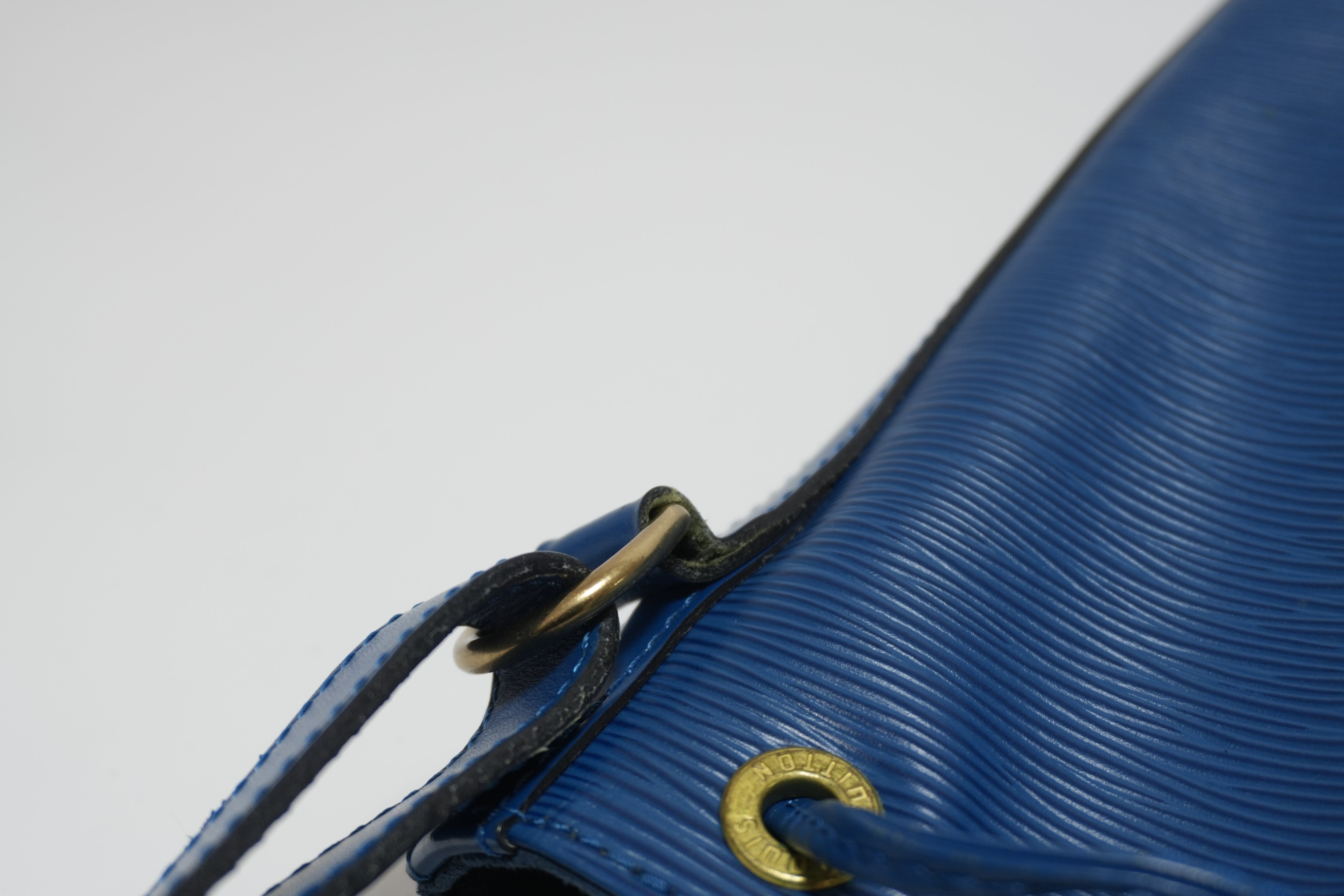 Louis Vuitton Epi Noe GM Bucket Shoulder Bag Blue Used