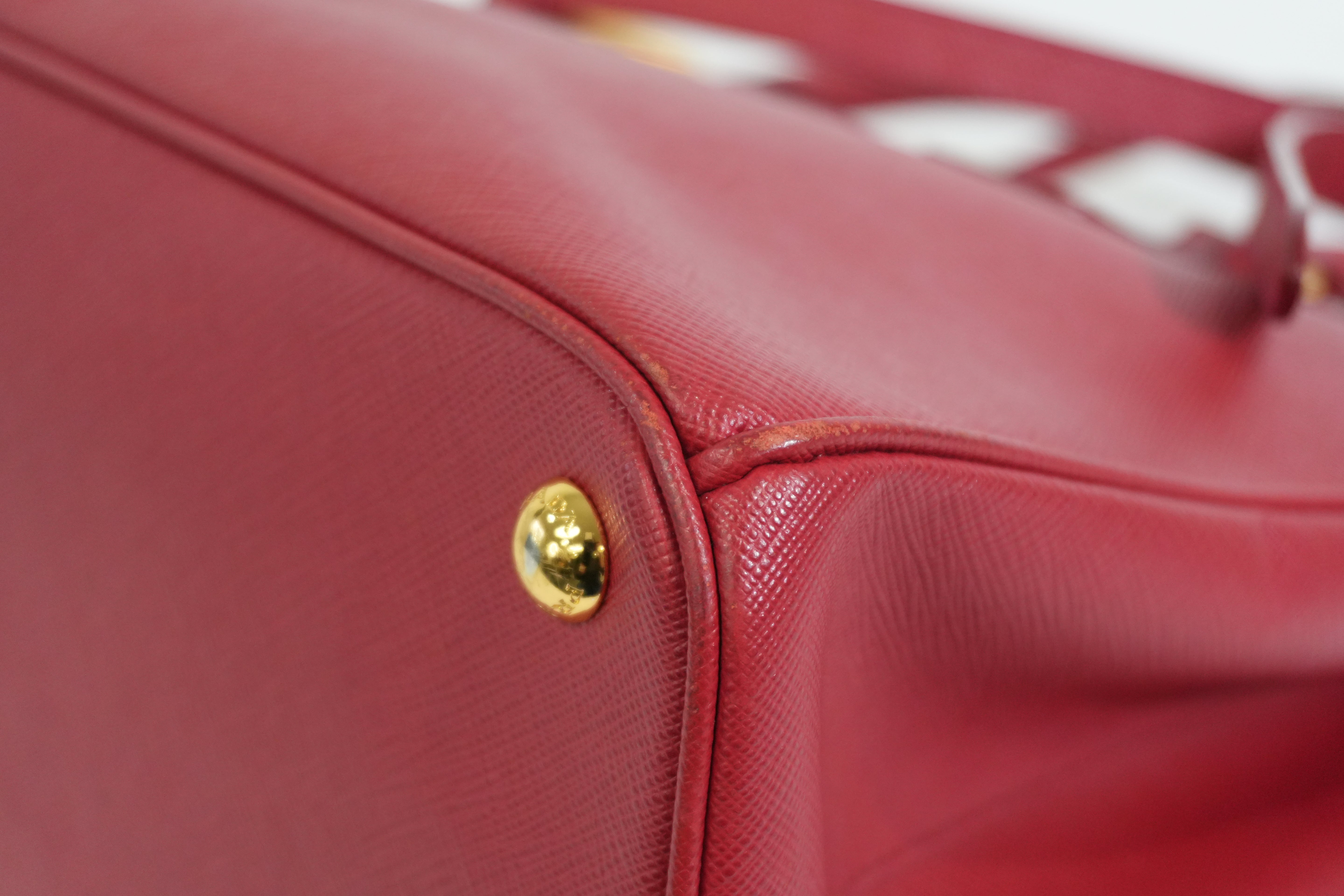 Pre-owned Prada Saffiano Lux Two Way Shoulder Bag Red