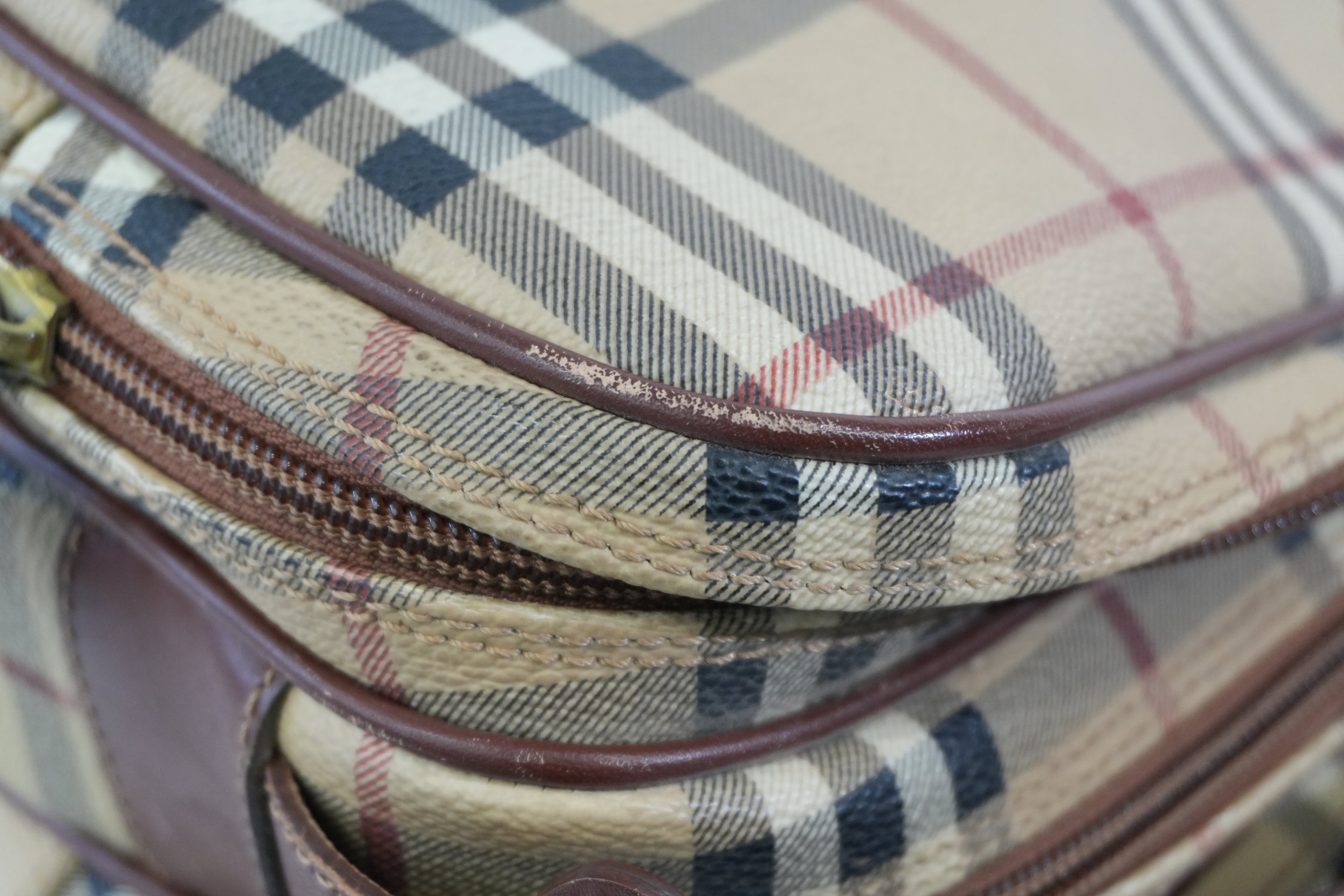 Pre-owned Burberry Nova Check Messenger Bag Beige and Brown