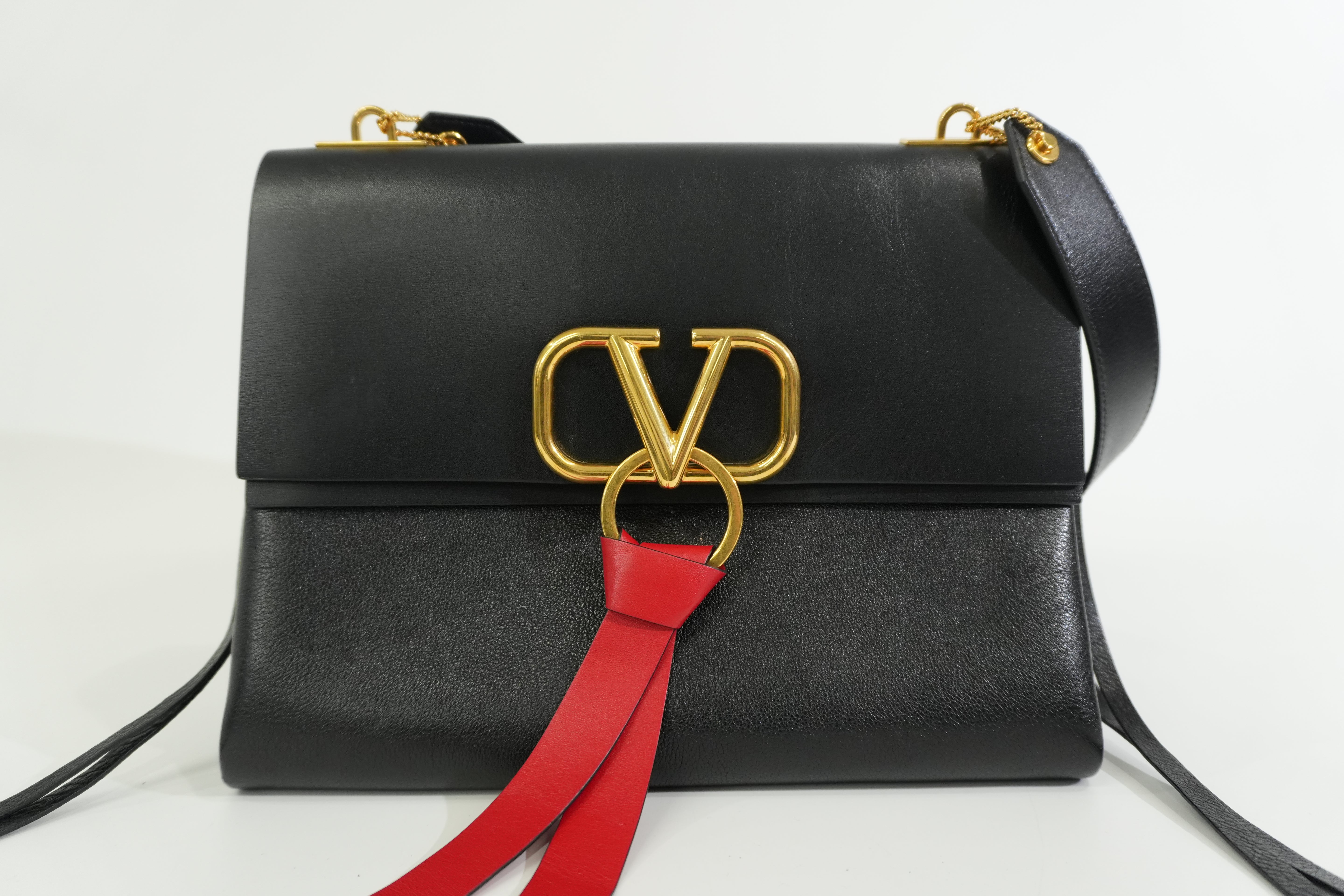 Pre-owned Valentino Garavani VRING Shoulder Bag Black