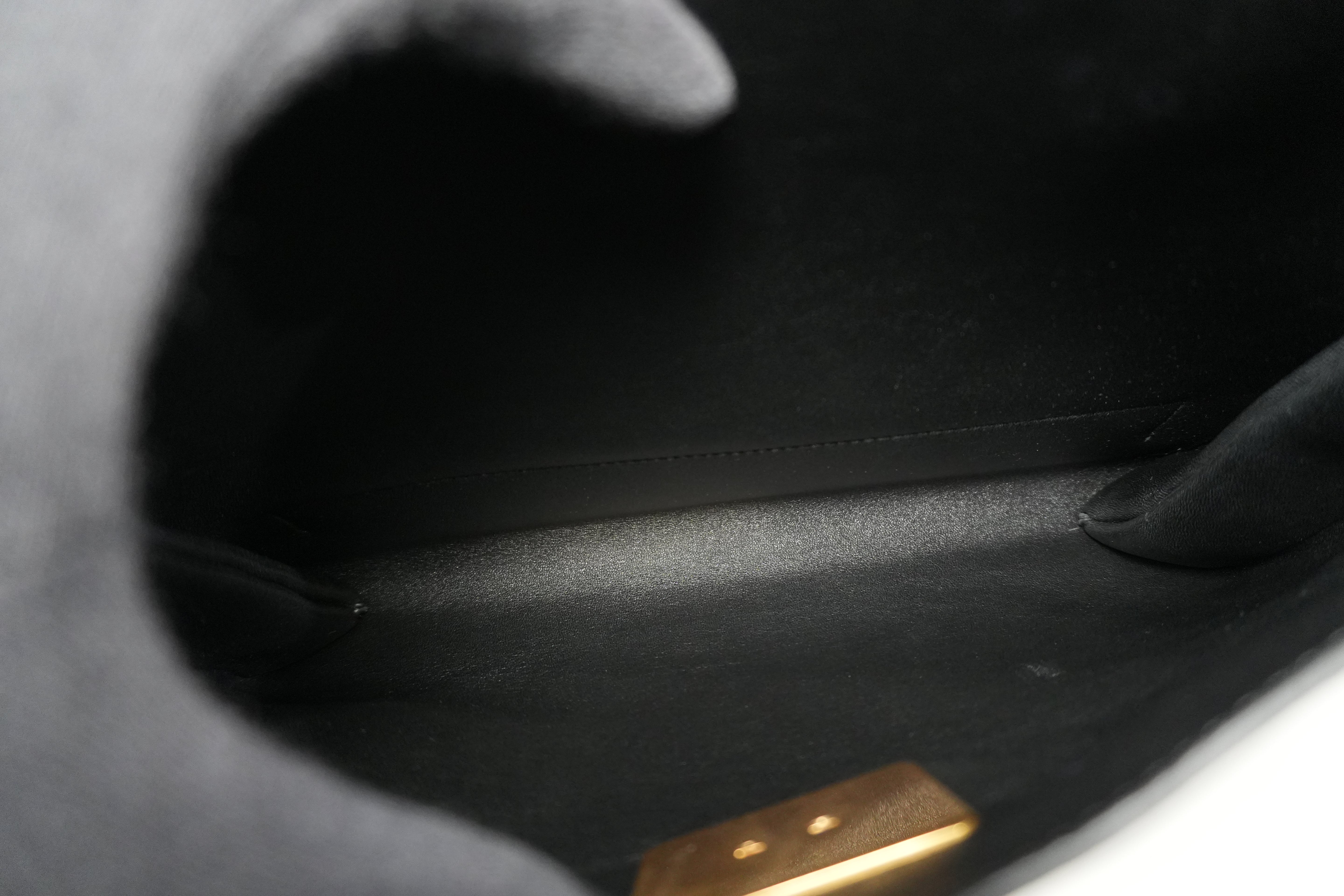 Pre-owned Valentino Garavani VRING Shoulder Bag Black