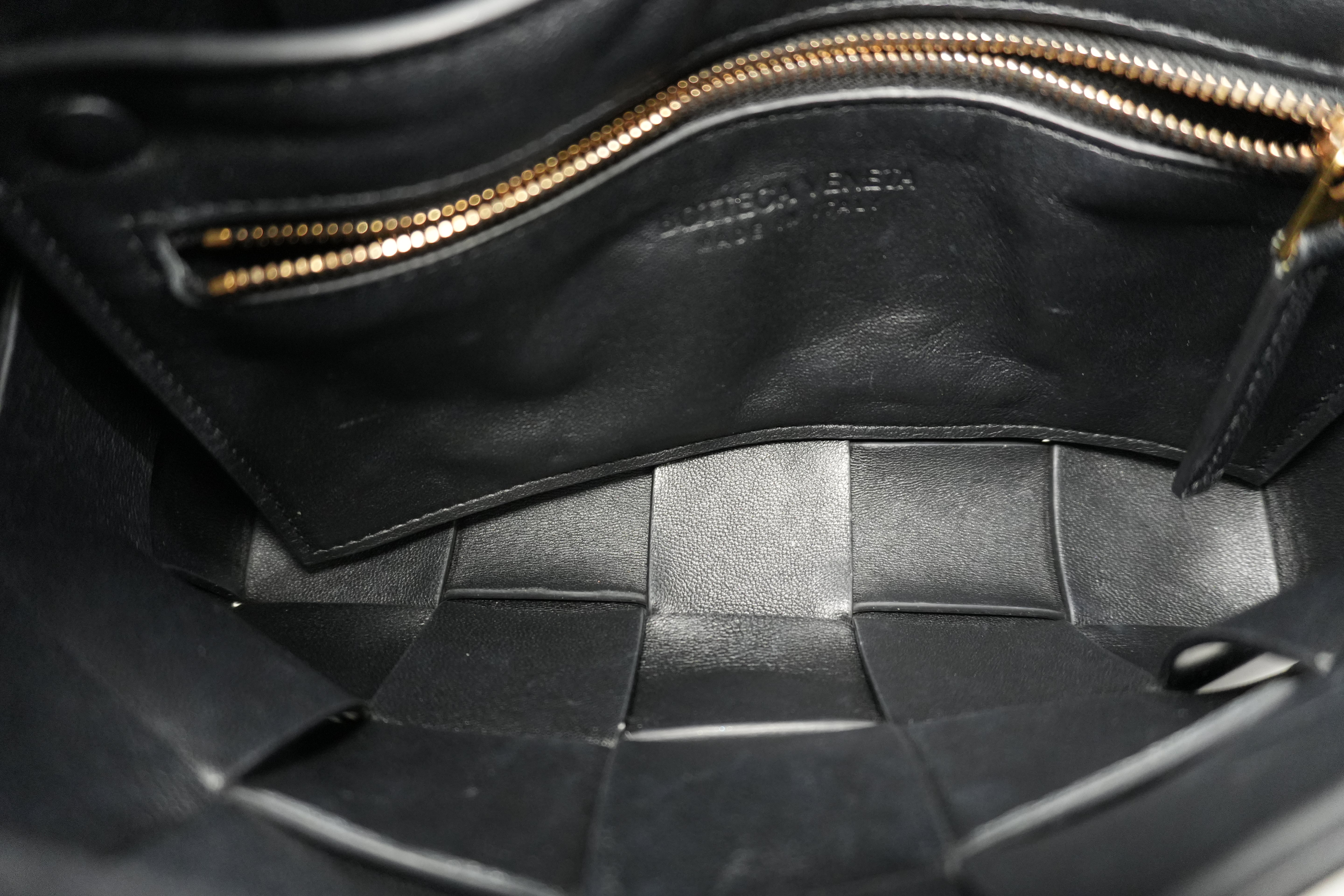 Pre-owned Bottega Veneta Cassette Padded Shoulder Bag Black