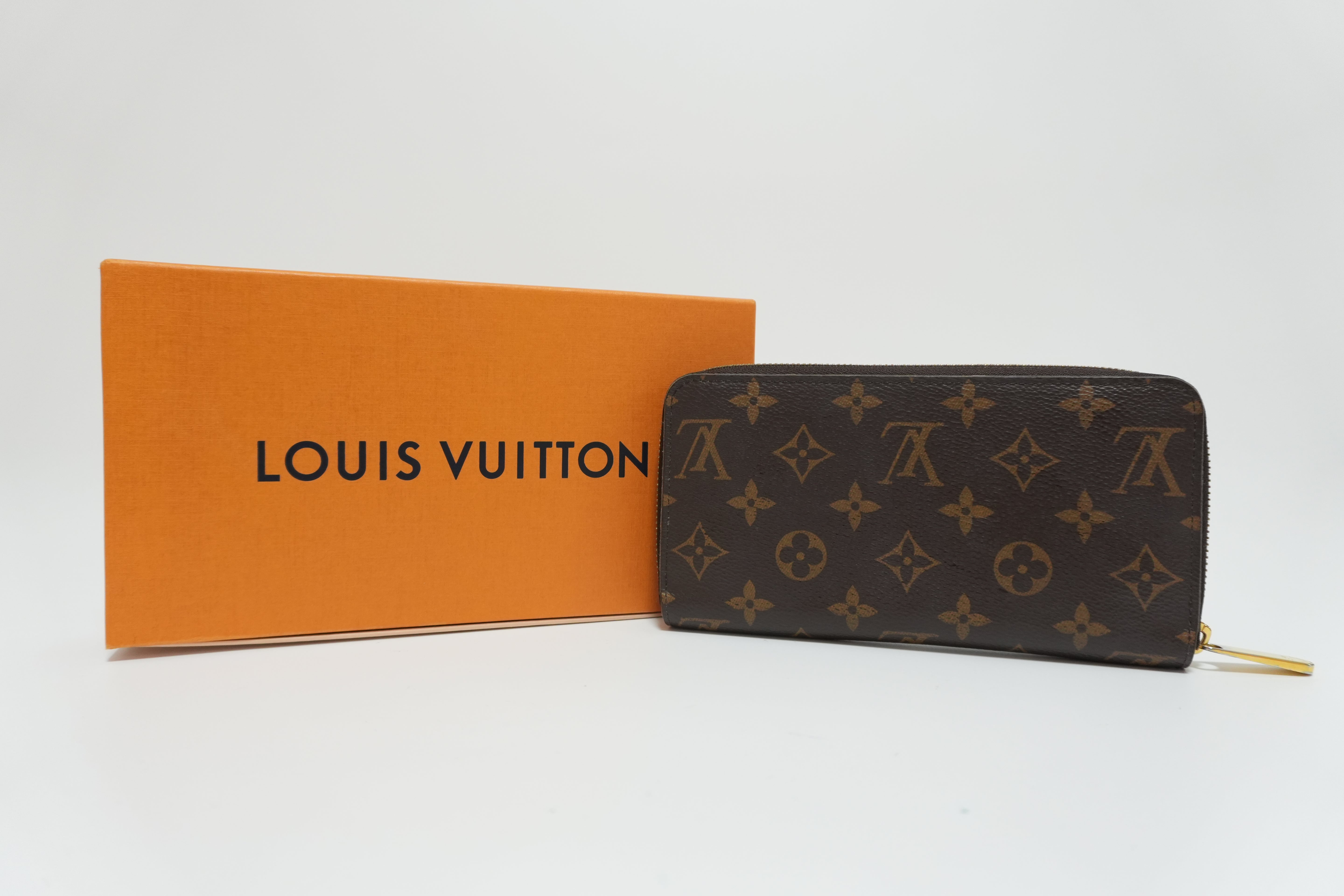 Louis Vuitton Monogram Zippy Wallet Used