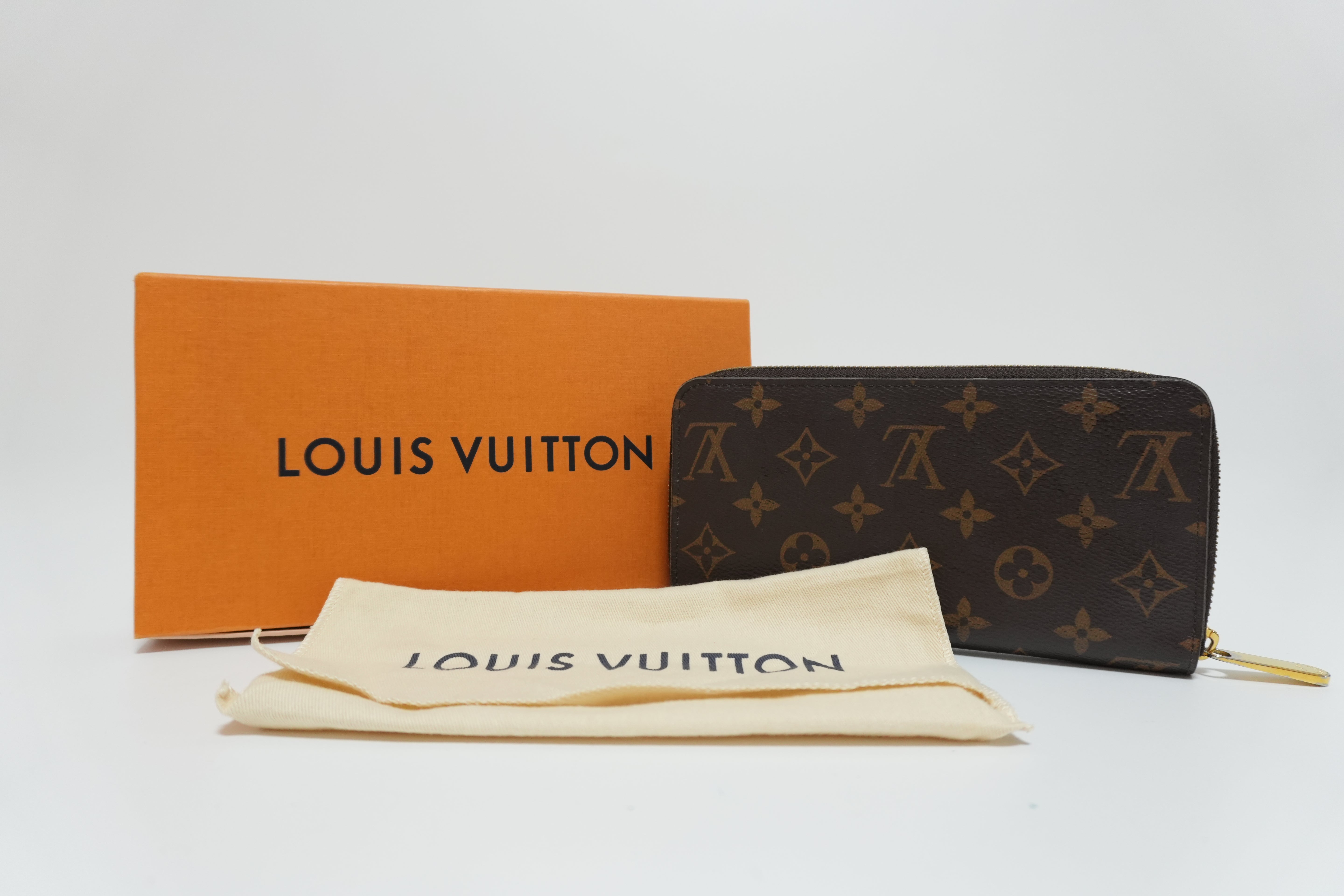 Louis Vuitton Monogram Zippy Wallet Used