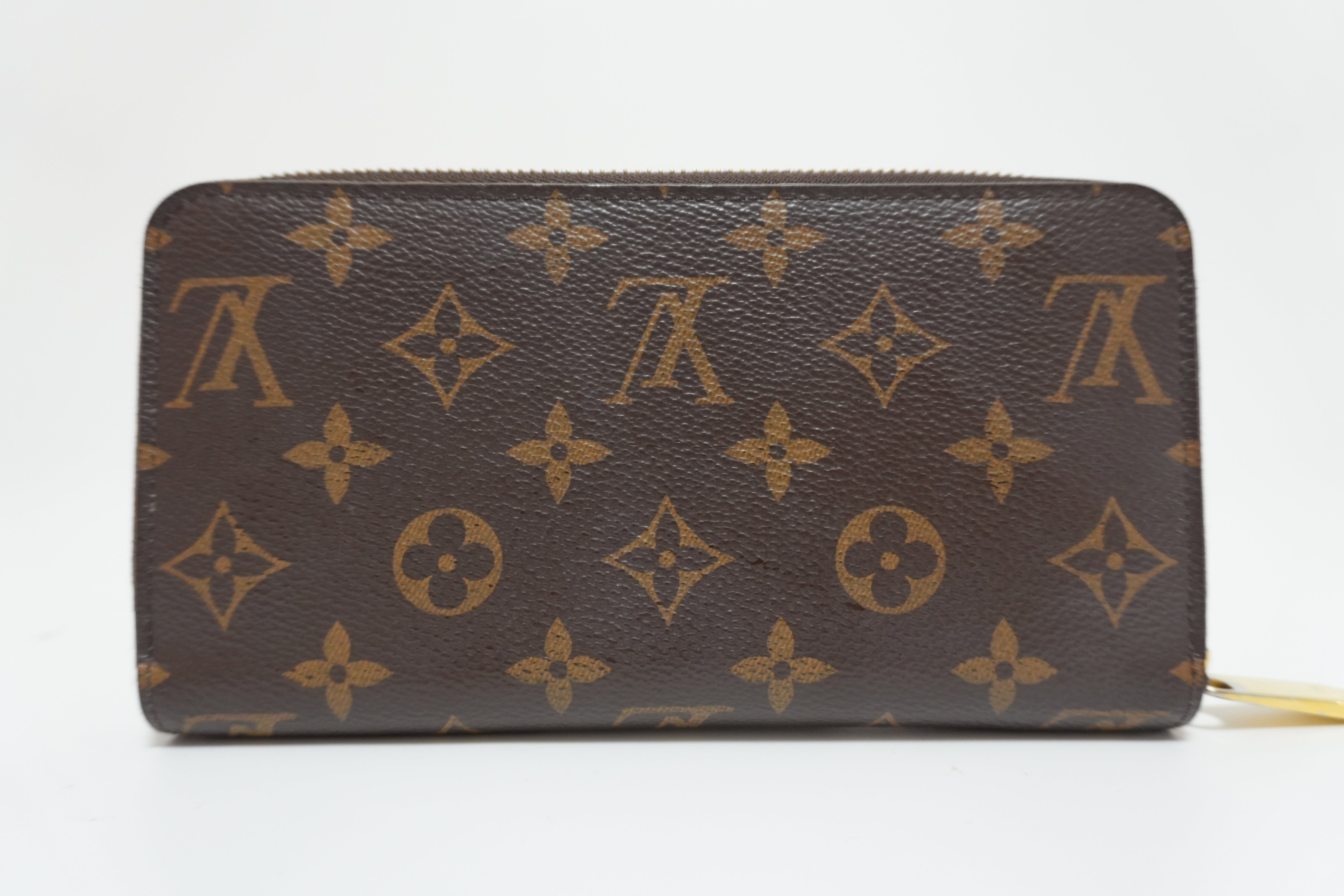 Louis Vuitton Monogram Zippy Wallet Used