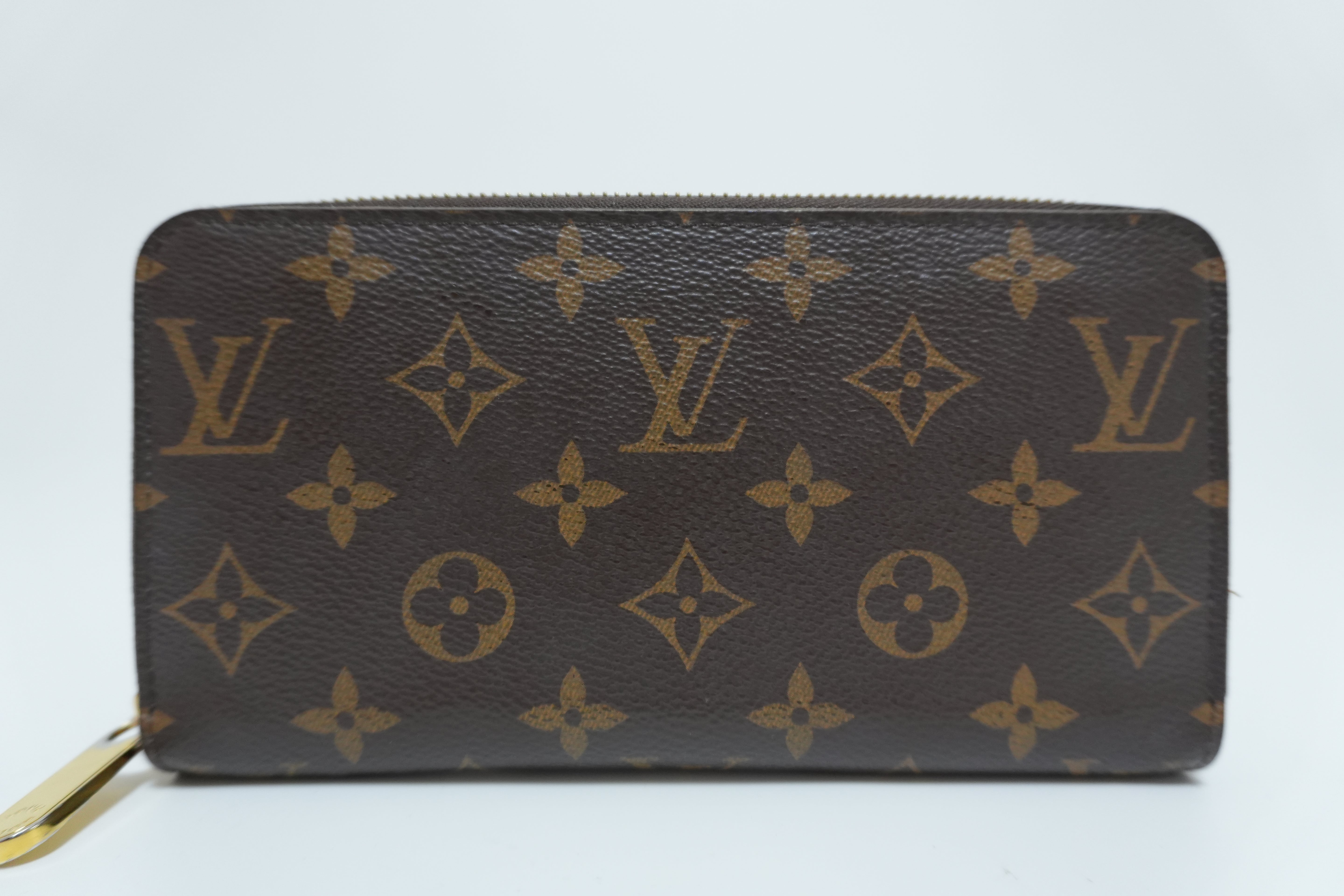 Louis Vuitton Monogram Zippy Wallet Used