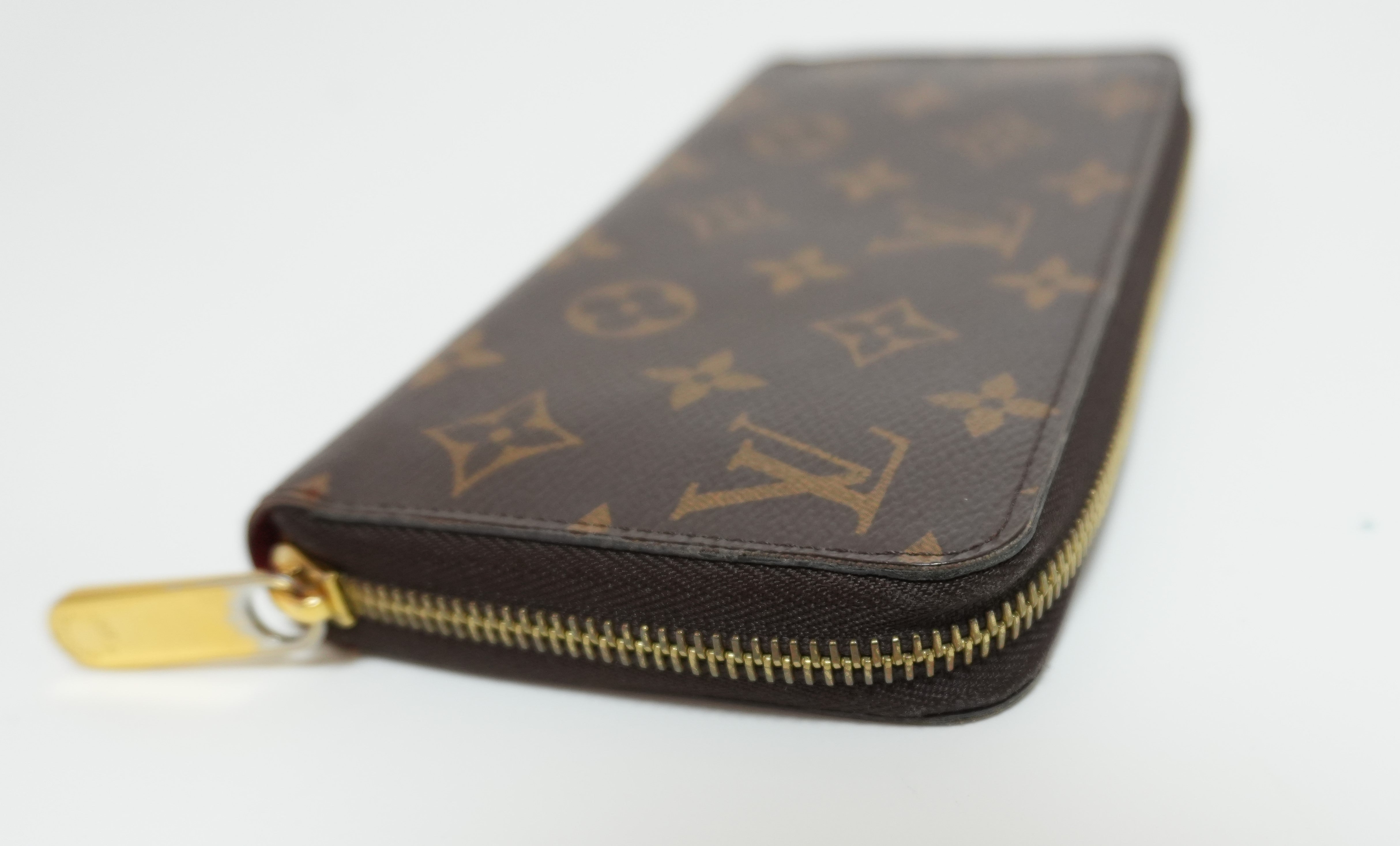 Louis Vuitton Monogram Zippy Wallet Used