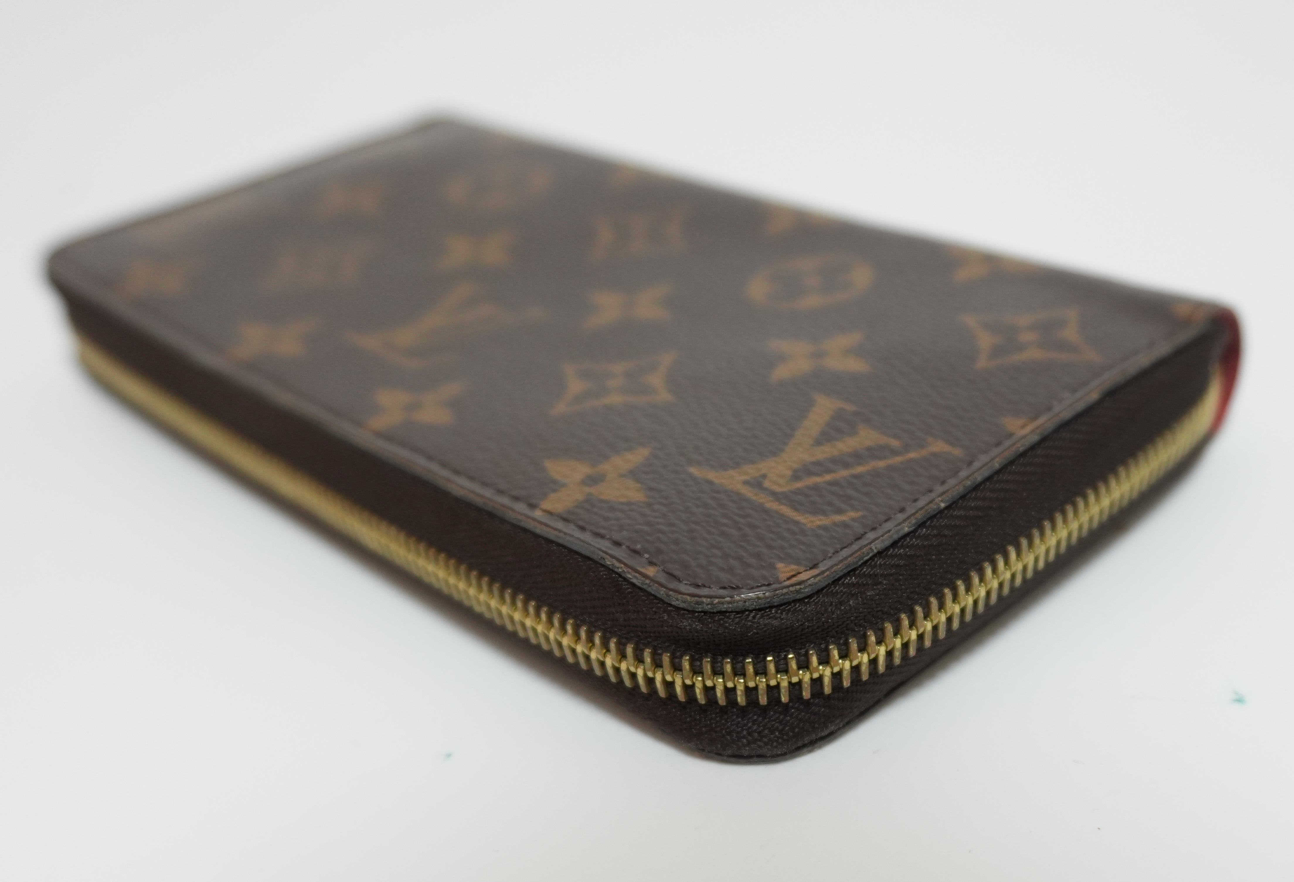 Louis Vuitton Monogram Zippy Wallet Used