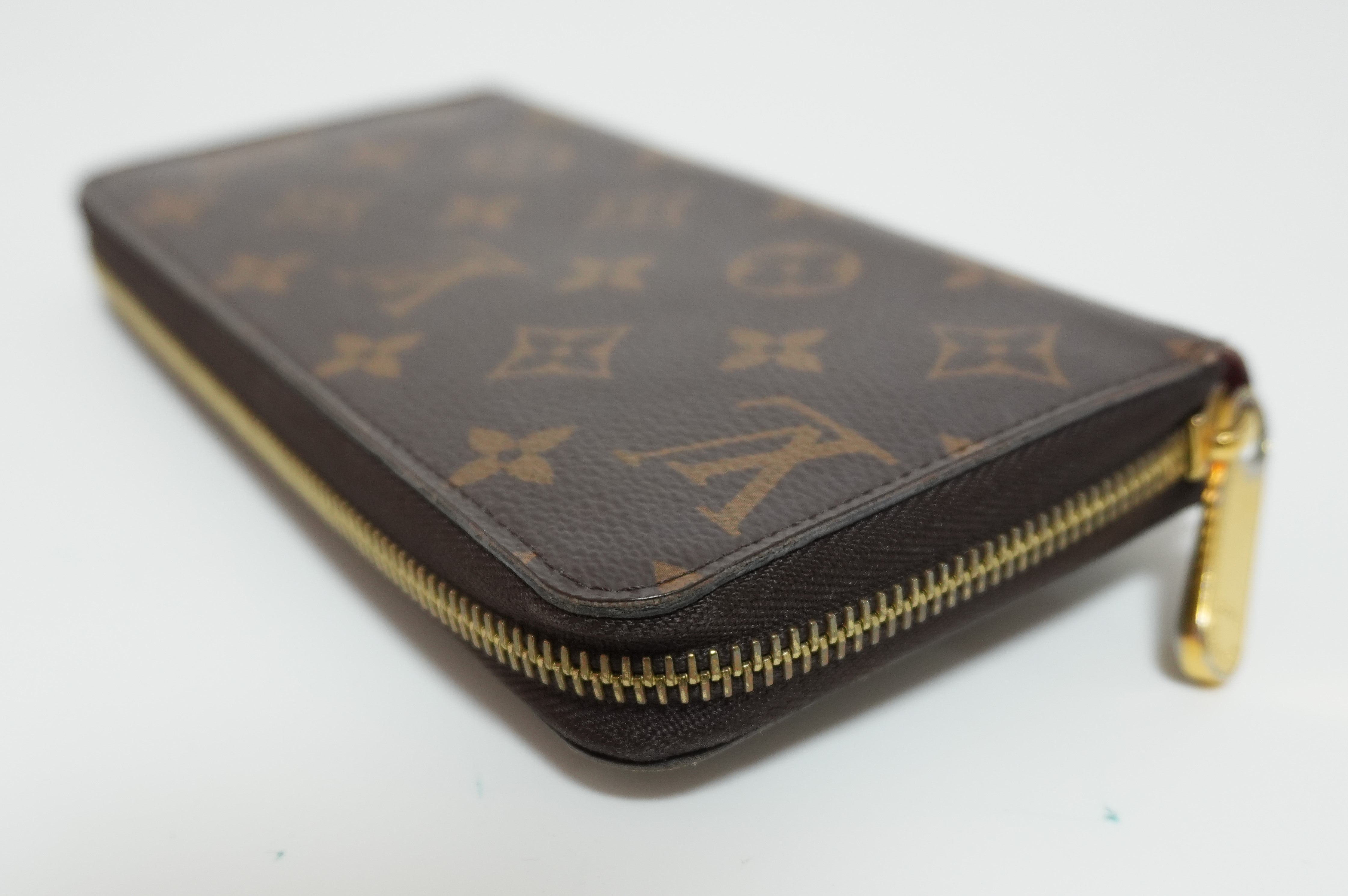 Louis Vuitton Monogram Zippy Wallet Used