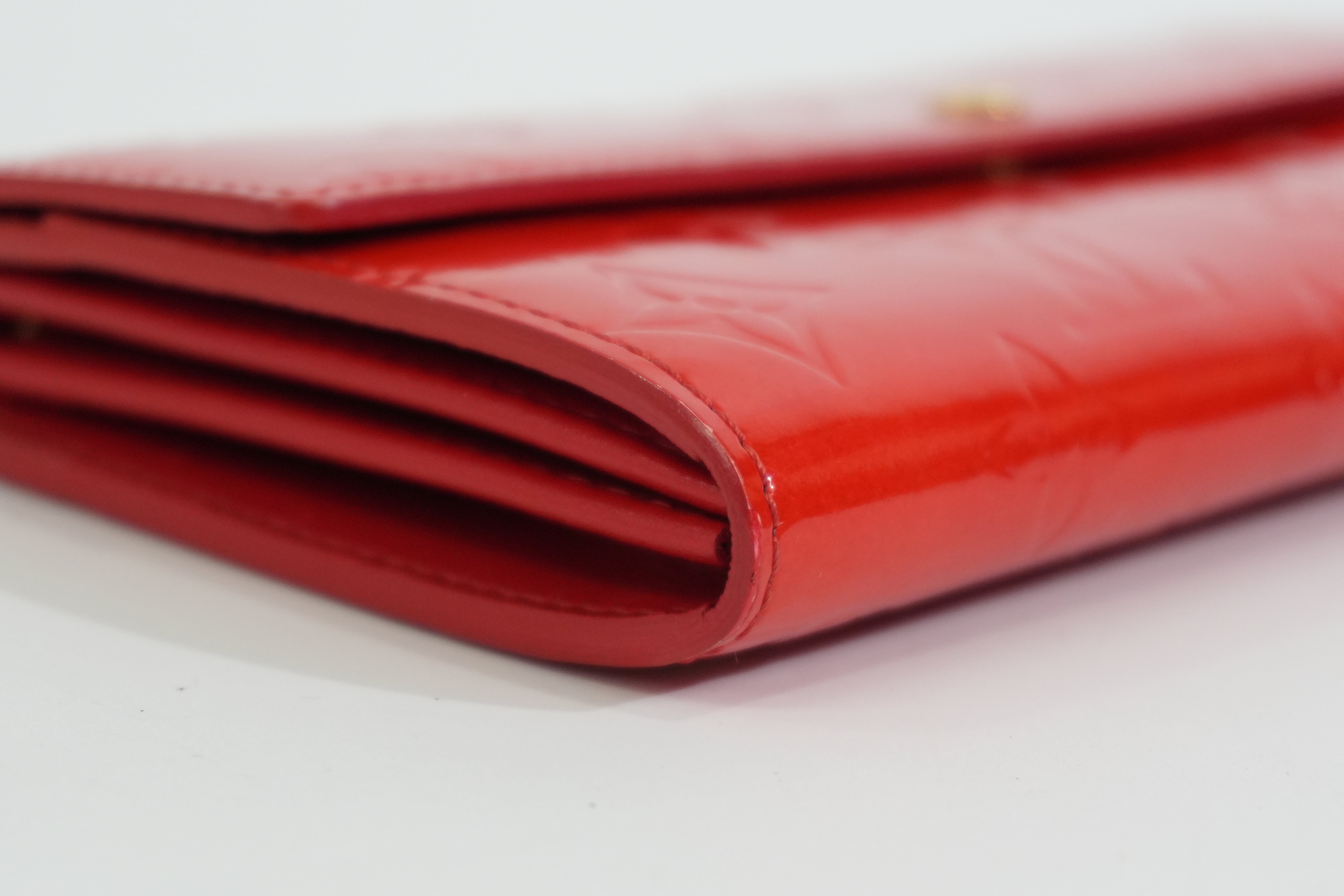 Pre-owned Louis Vuitton Vernis Sarah Wallet Red