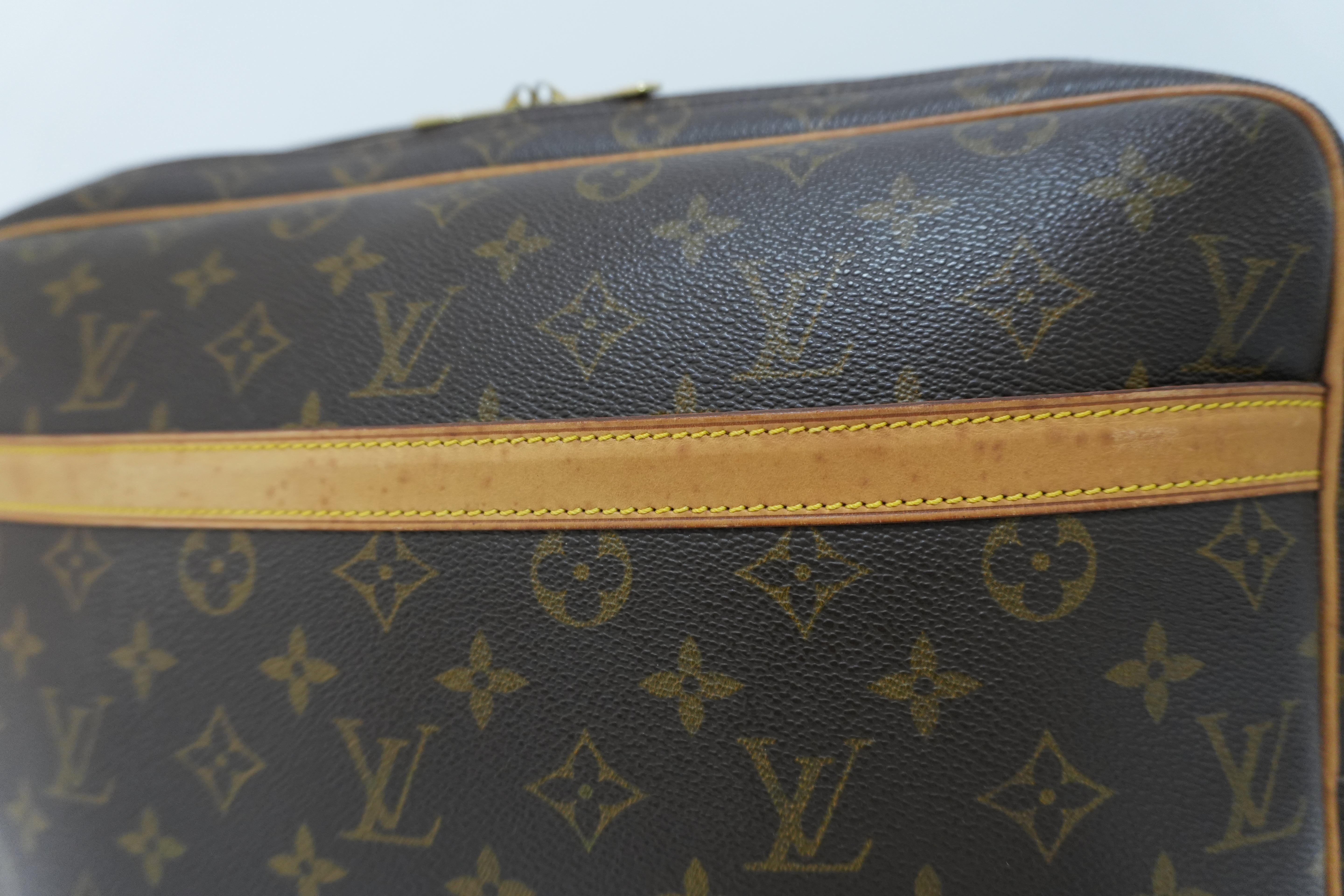 Louis Vuitton Monogram Reporter GM Messenger Bag Used