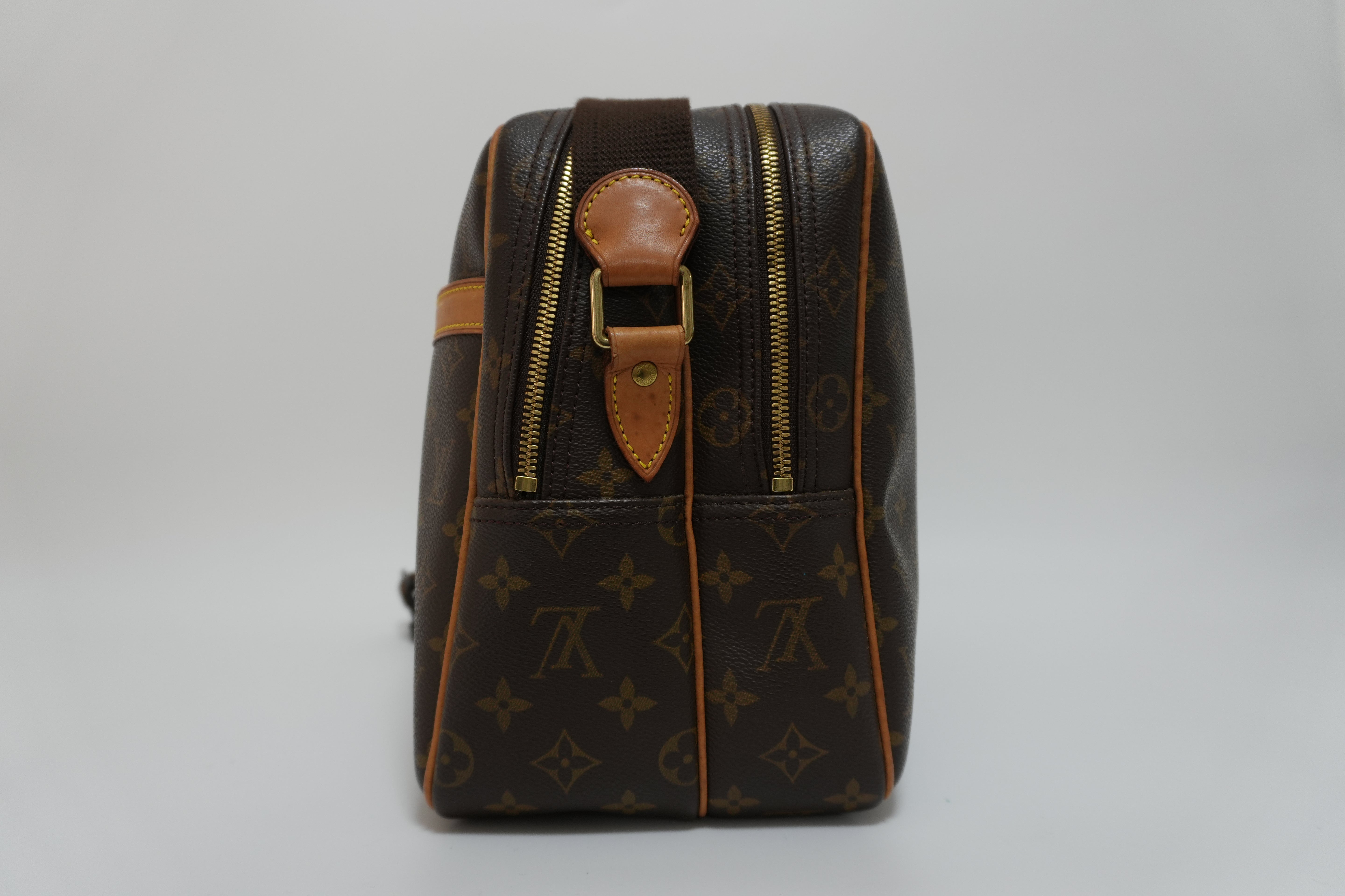 Louis Vuitton Monogram Reporter GM Messenger Bag Used