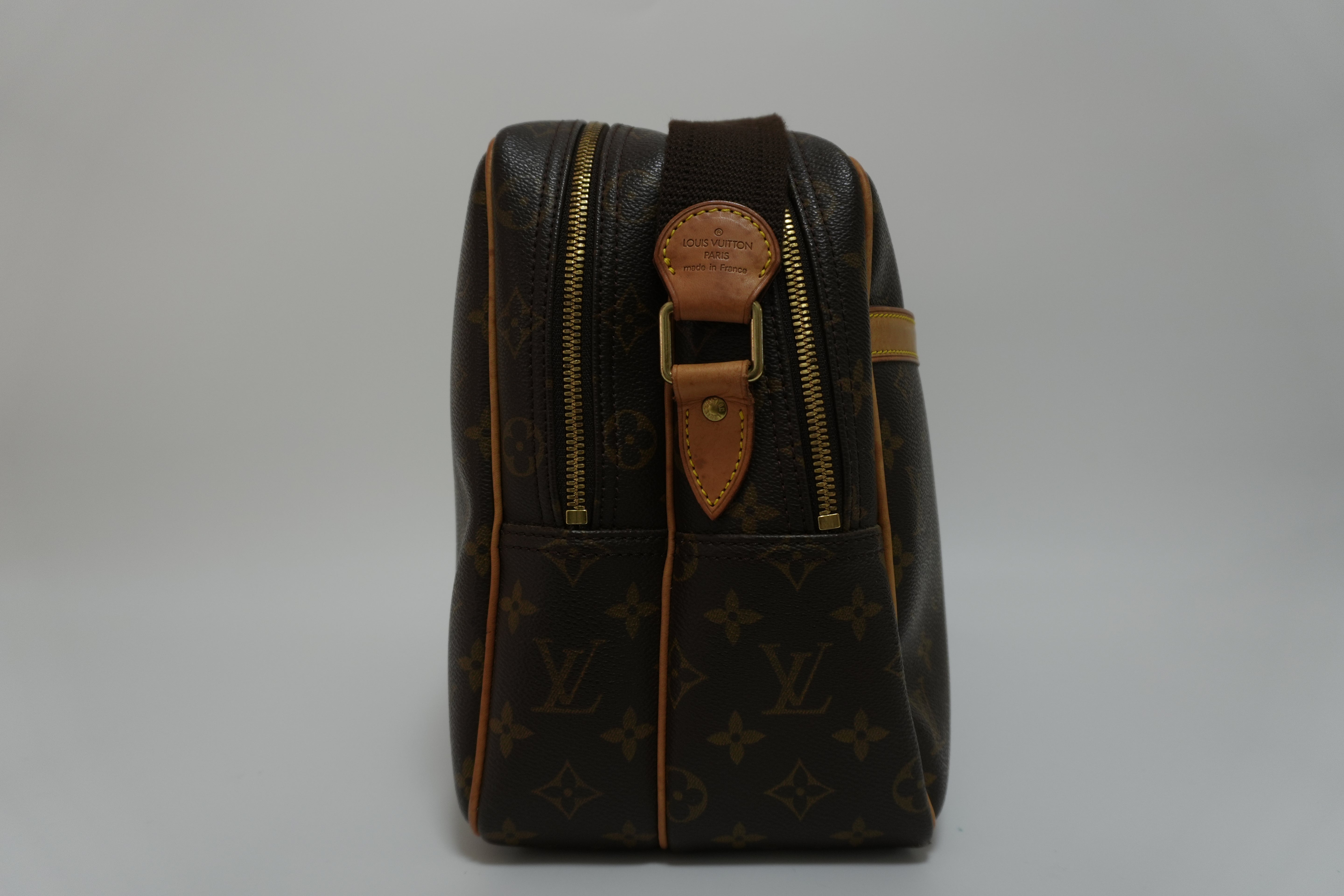 Louis Vuitton Monogram Reporter GM Messenger Bag Used