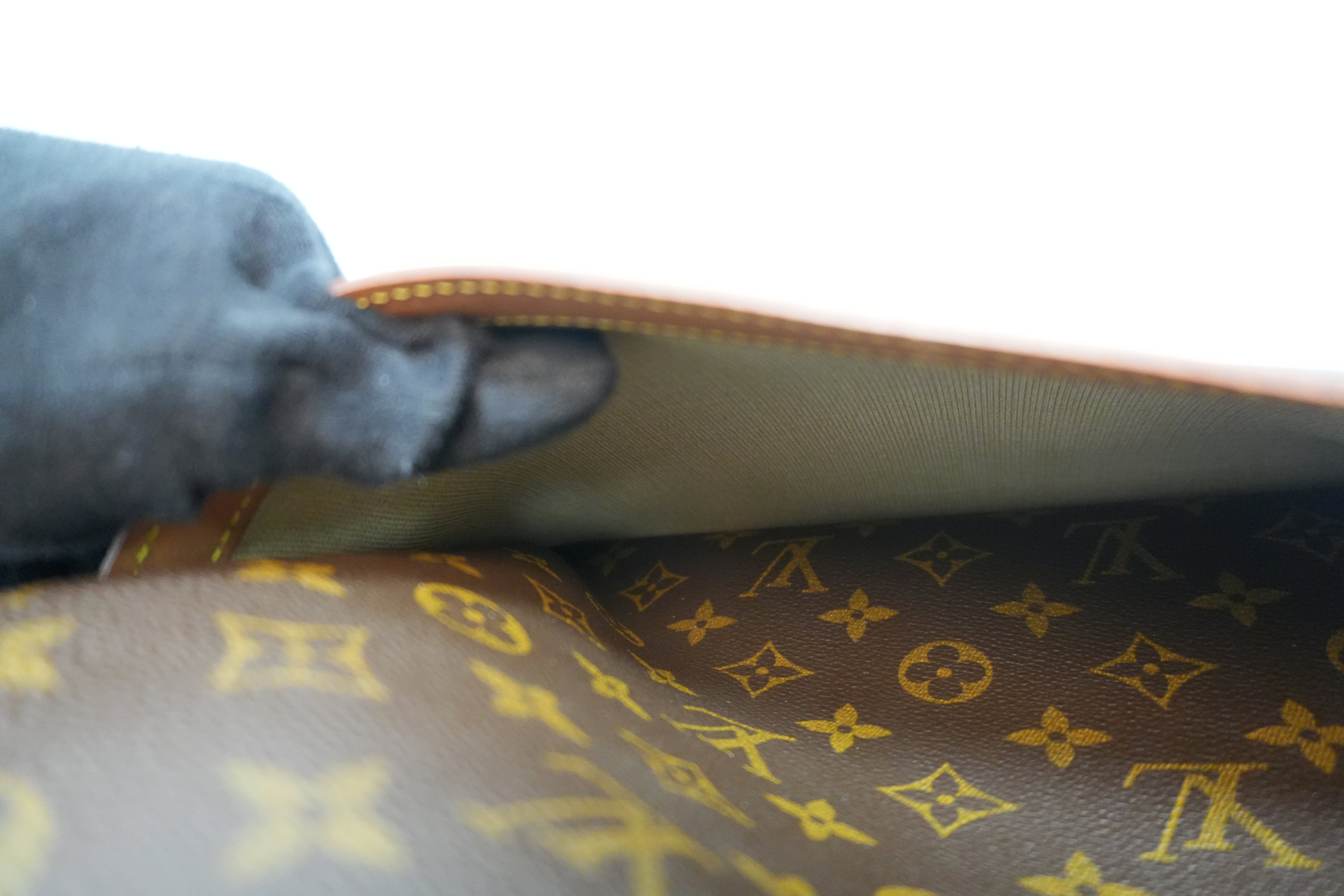 Louis Vuitton Monogram Reporter GM Messenger Bag Used