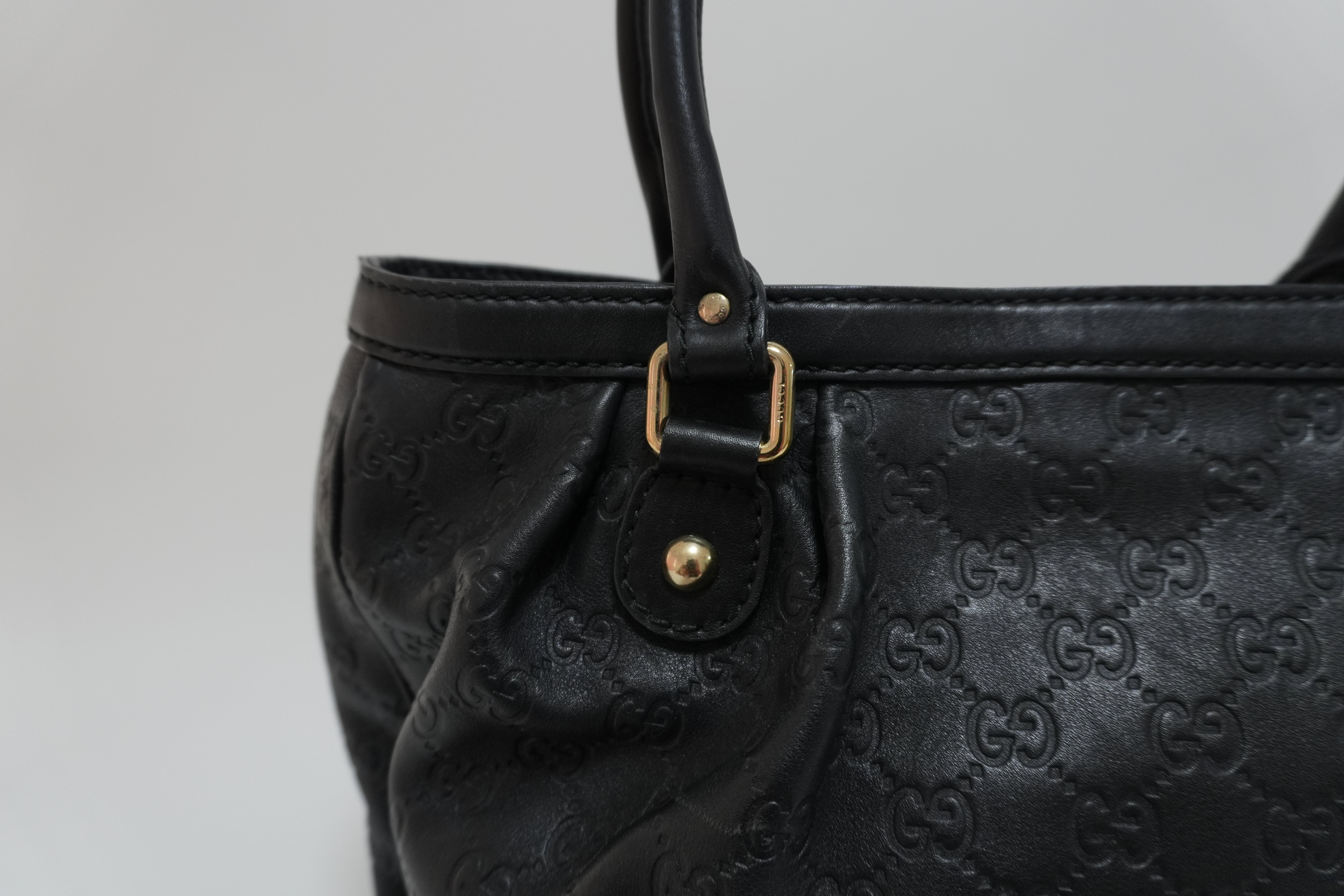 Gucci Guccisima Shoulder Bag Black Leather Used